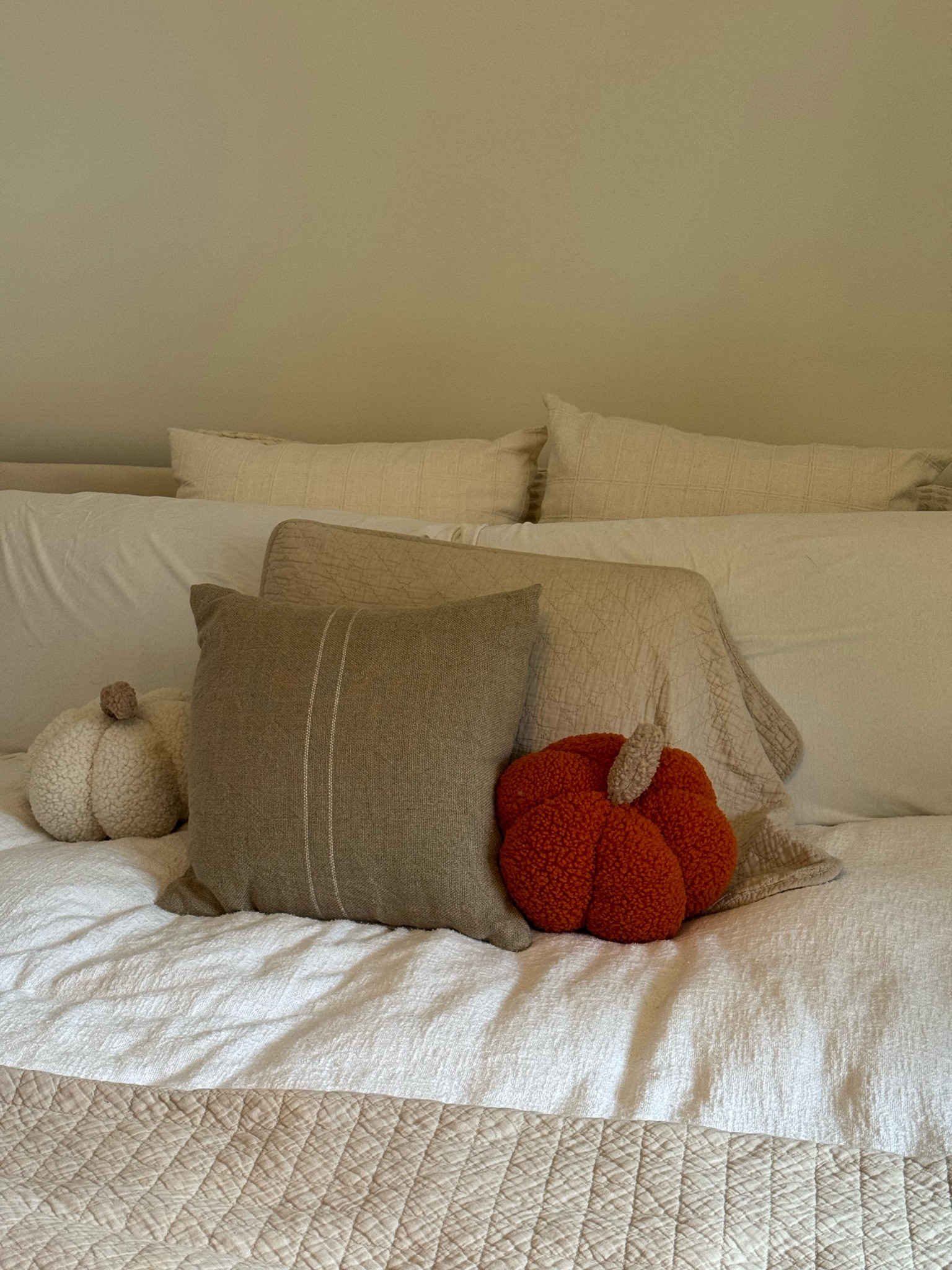 Fall bedding