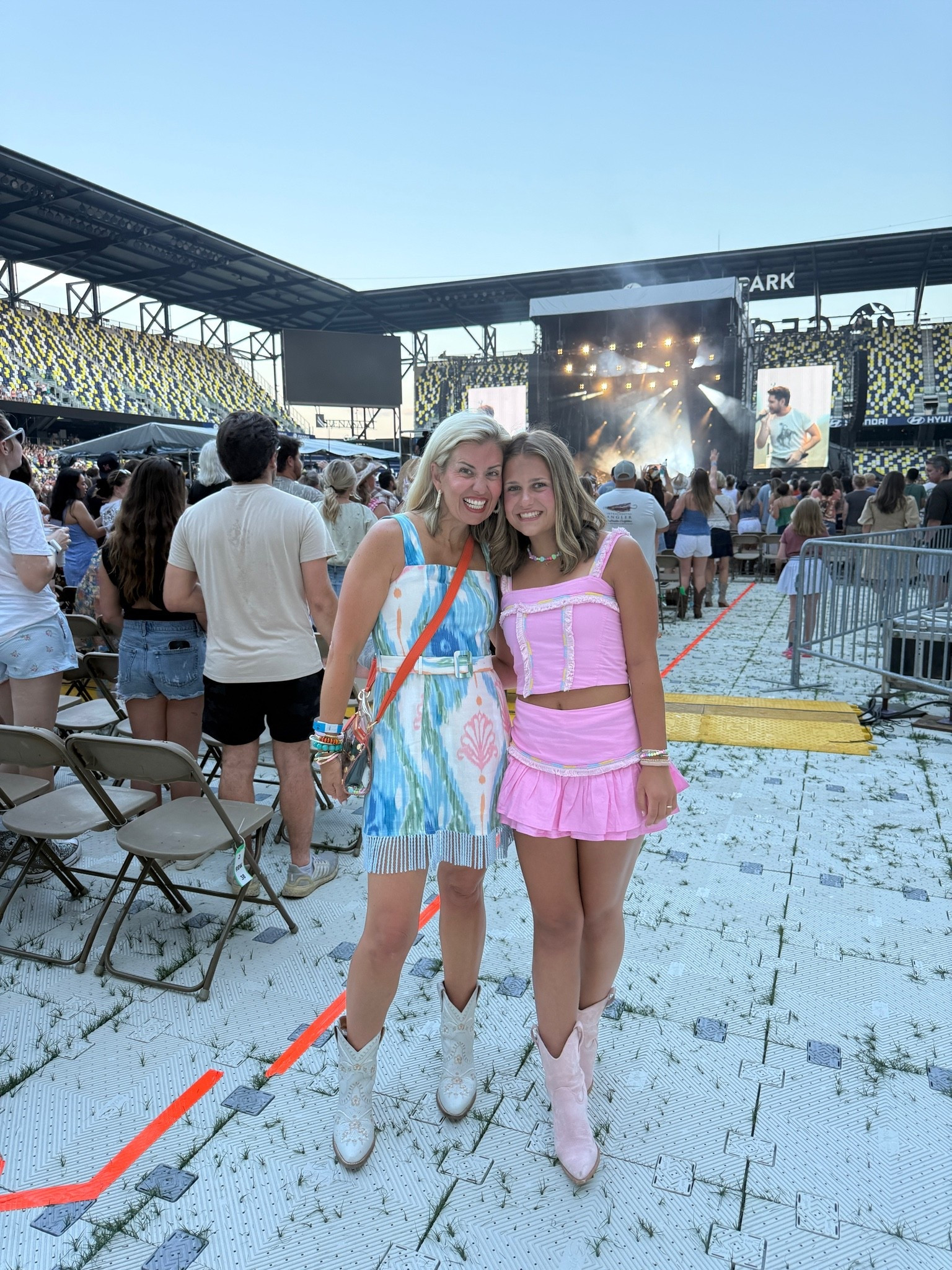 Thomas Rhett with my girl!! Such a fun night! 

*code Catherine20 at Allie + Bess

#LTKdayinmylife #LTKmomlife #LTKKids