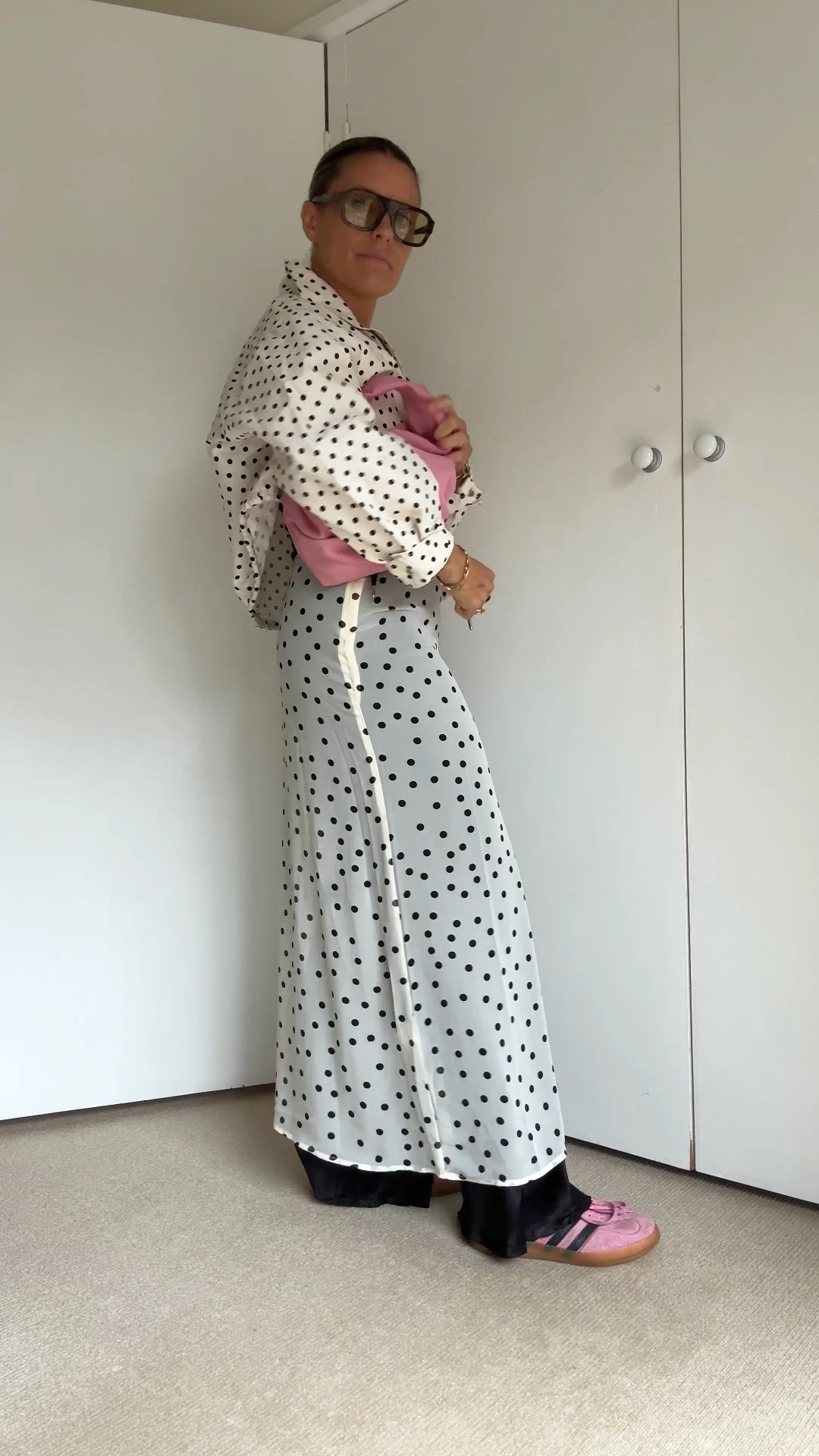 Polka Dots … featuring sheer skirt over pants and a pop of pink! 

#LTKaustralia