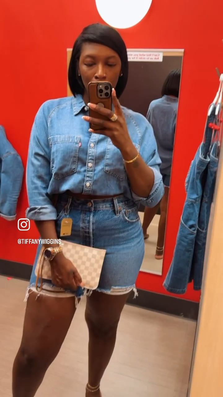 Levi’s denim department is GIVING!

For reference, I’m 5’10 and wear a size 10/12 ✨

#LTKVideo #LTKstyletip #LTKxTarget