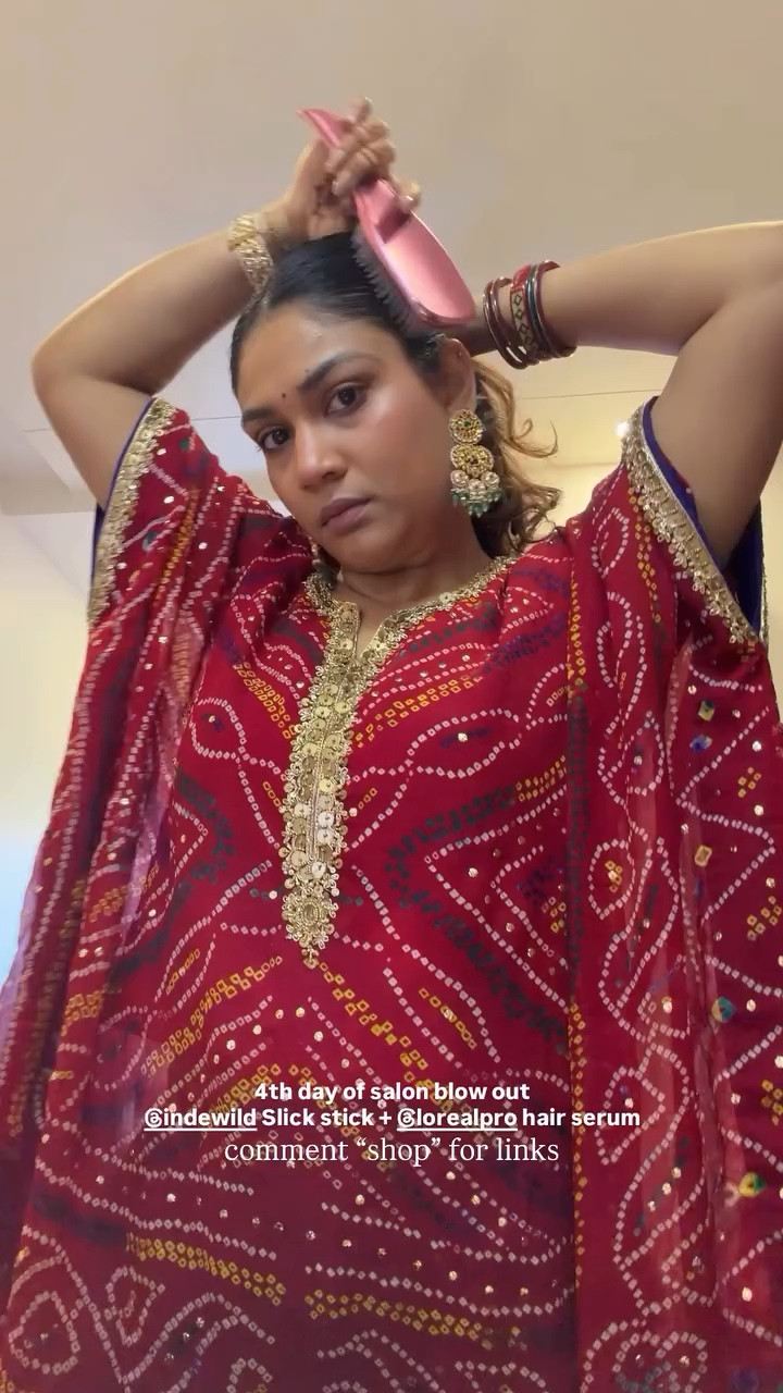 comment “shop” for links 4th day of salon blow out
@indewild Slick stick + @lorealpro hair serum