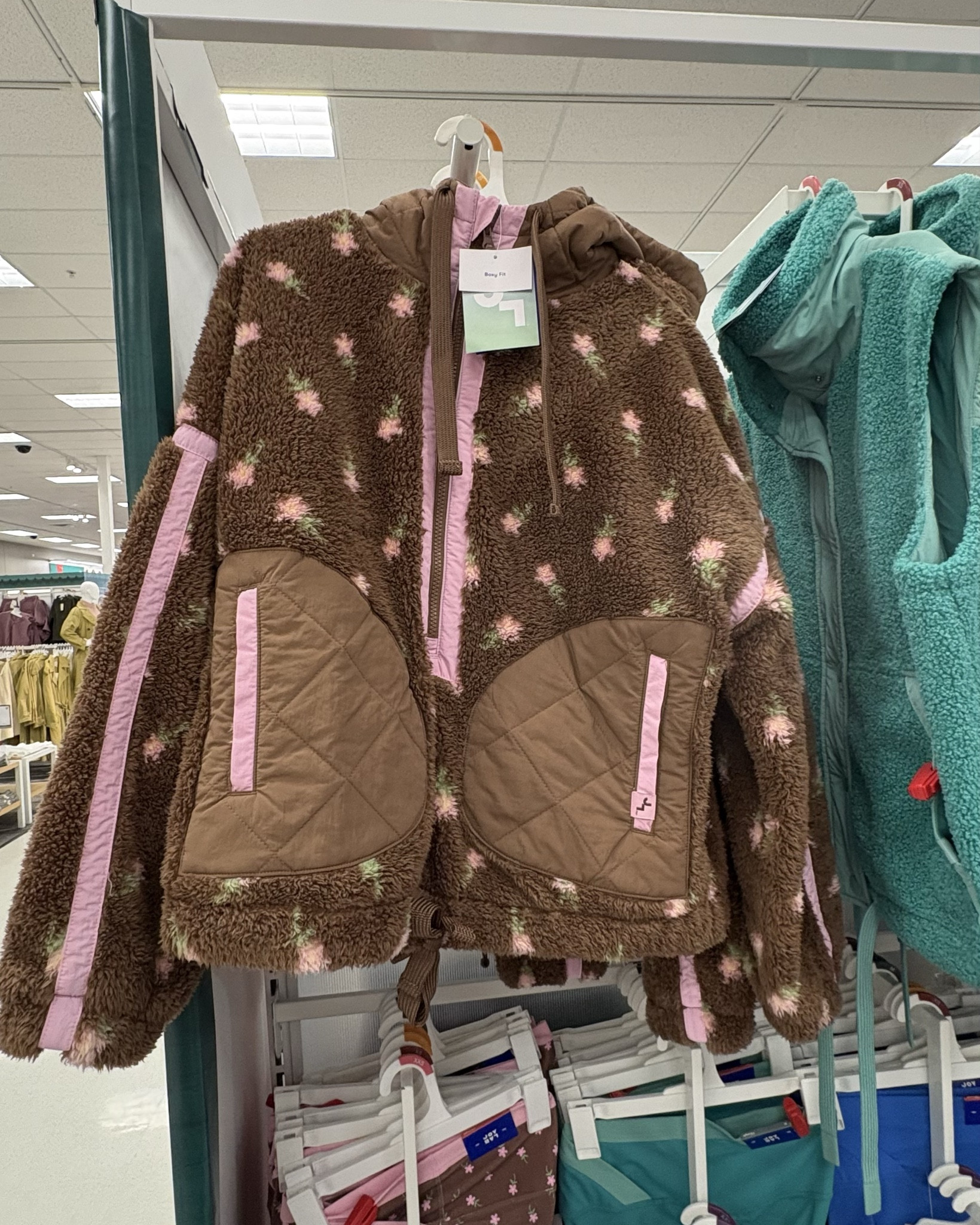 The cutest set!! Brown and pink flesh zip up and matching sports bra and leggings 

Love this pattern


#LTKHoliday #LTKActive #LTKGiftGuide