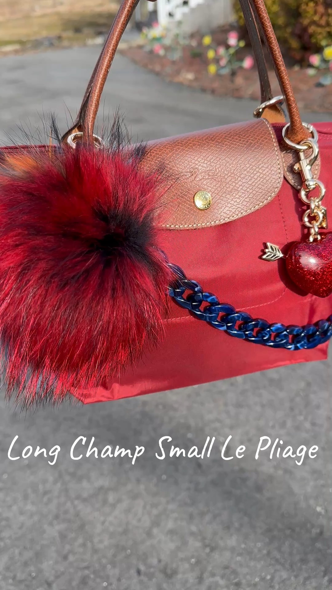 The Long Champ Original Le Pliage is the PERFECT All Weather Bag! It’s light weight and it packs a PUNCH!! 
