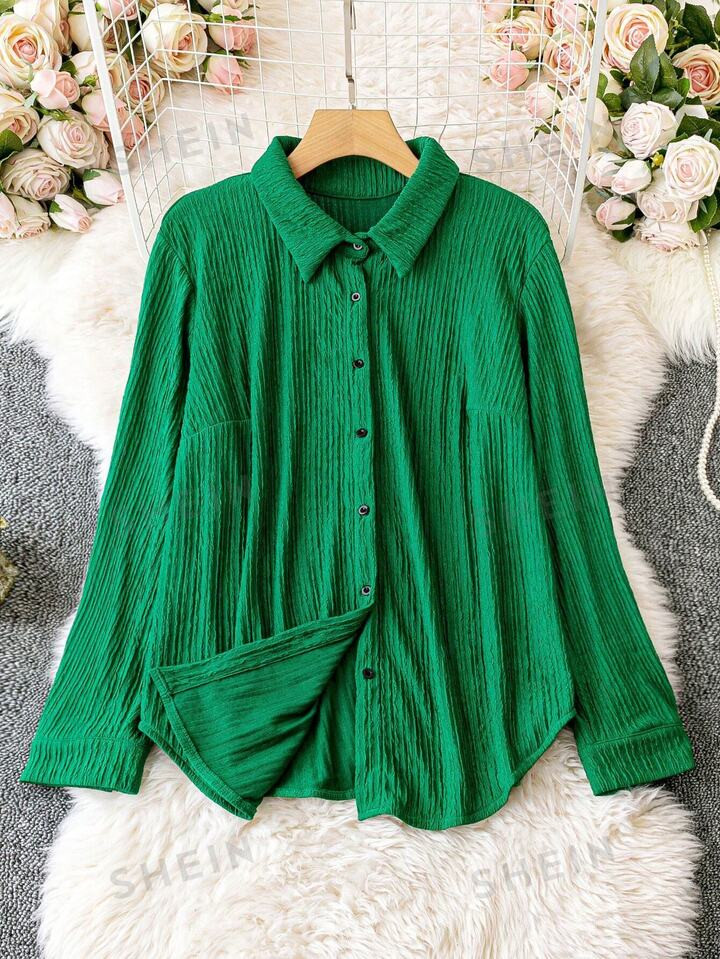 SHEIN Privé Plus Size Women's Textured Button Front T-shirt | SHEIN | SHEIN