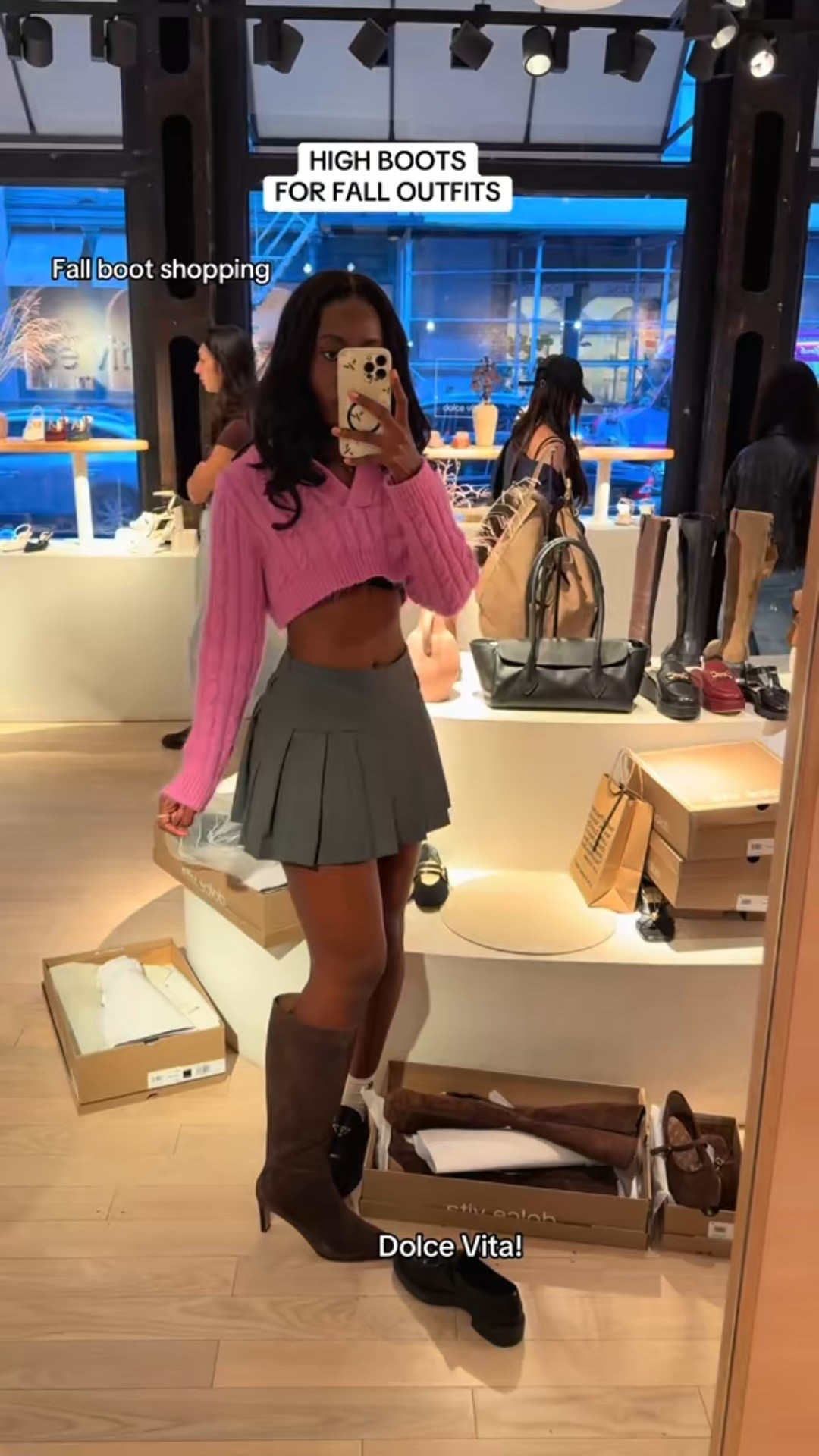 My hunt fir the perfect boot for fall led to find a narrow fit boot! I find even know that this was an option!! 
.
.
#fallboots #fallootd #fallstyle