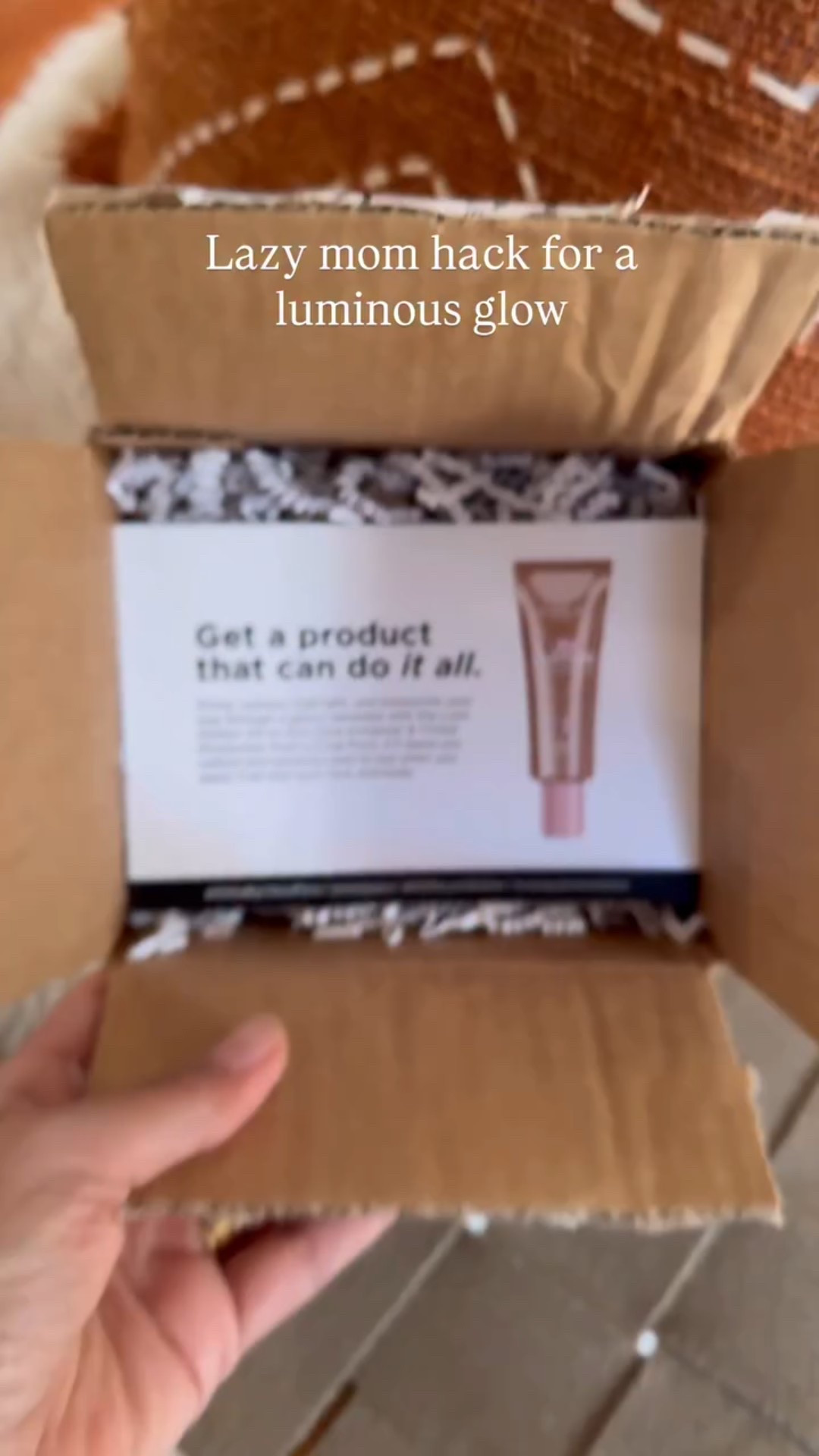 #GiftedByLOrealParis #HCMxLumiGlotion #ZfluenceGiveaway
Lazy mom hack for a minimal effort maximum glow type-a deal!!! I’m usually very conservative with the number of products I use on my face but this one is truly a star!! Love this range for a hassle-free everyday no makeup-makeup look!! 
.
.
.
#makeupessentials #ugccreator