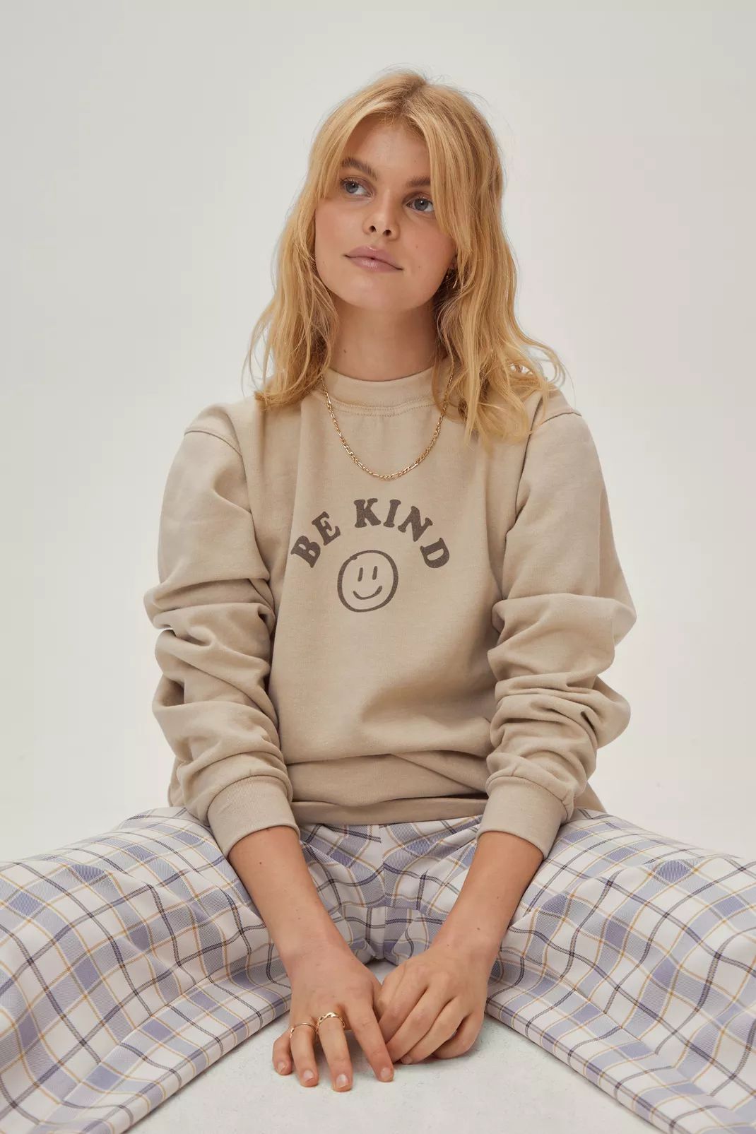 Petite Be Kind Graphic Oversized Sweatshirt | Nasty Gal (US)
