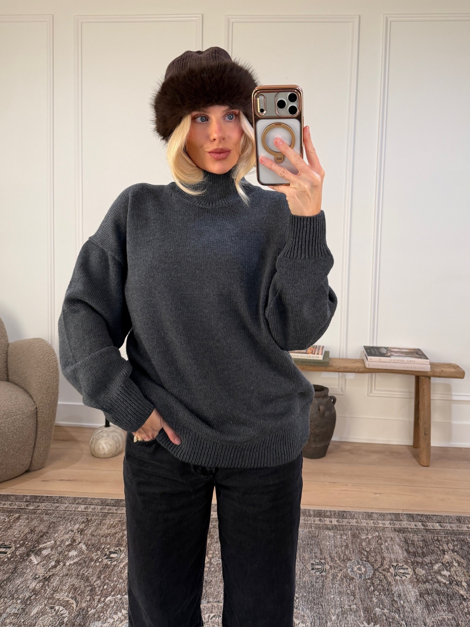Wearing a med in sweater (charcoal), 28 in jeans (sized up for pregnancy, runs tts), xs/s in beanie! #kathleenpost

Winter weather outfit, cold weather wear, lunch date look, running errands outfit