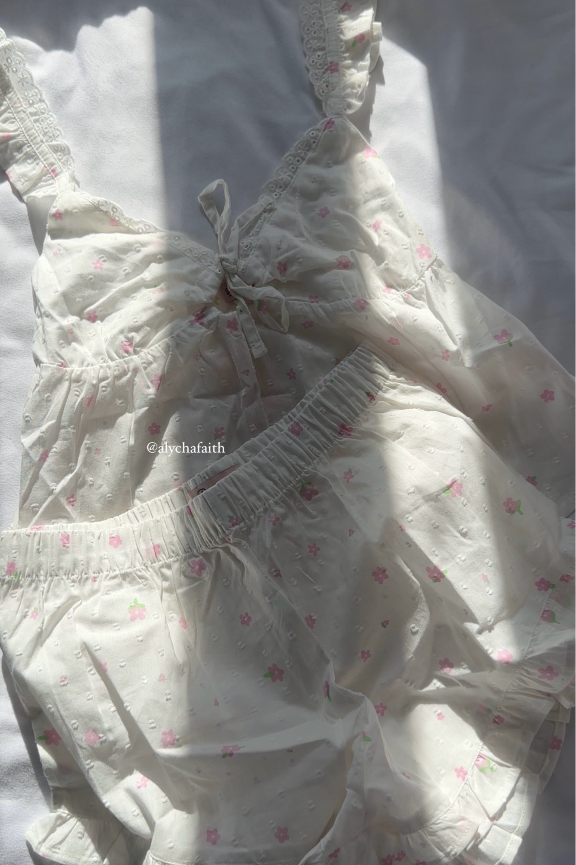 ditsy floral white pj’s🤍✨

#LTKgiftguide #LTKuk #LTKhome