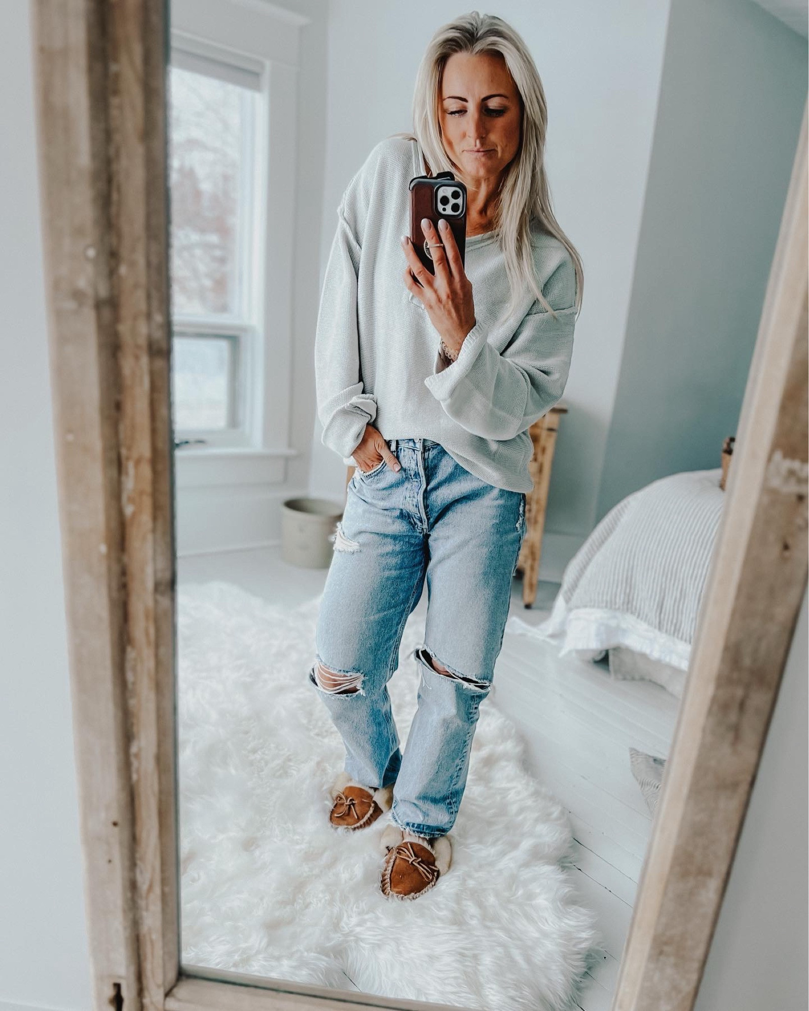 Staying cozy! 🖤

#LTKOver40