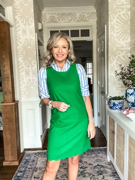 Wearing a 0 in the dress and I’ve linked lots of options for creating a blue and green workwear look!



#LTKworkwear