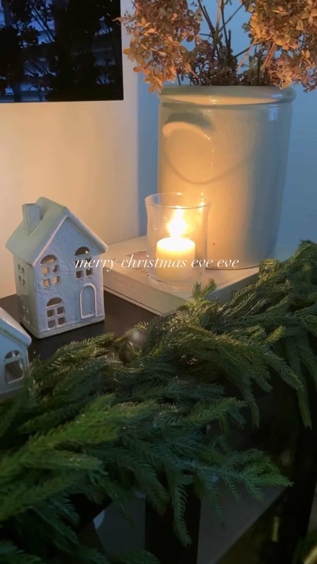 Soaking in these cozy moments while mentally noting how many gifts still need wrapping. 😅
How is Christmas Day almost here already? 🎄
Tell me I’m not the only one still wrapping gifts?! 

#cozychristmas #christmasevevibes #cozyhomeinspo #christmas #mom