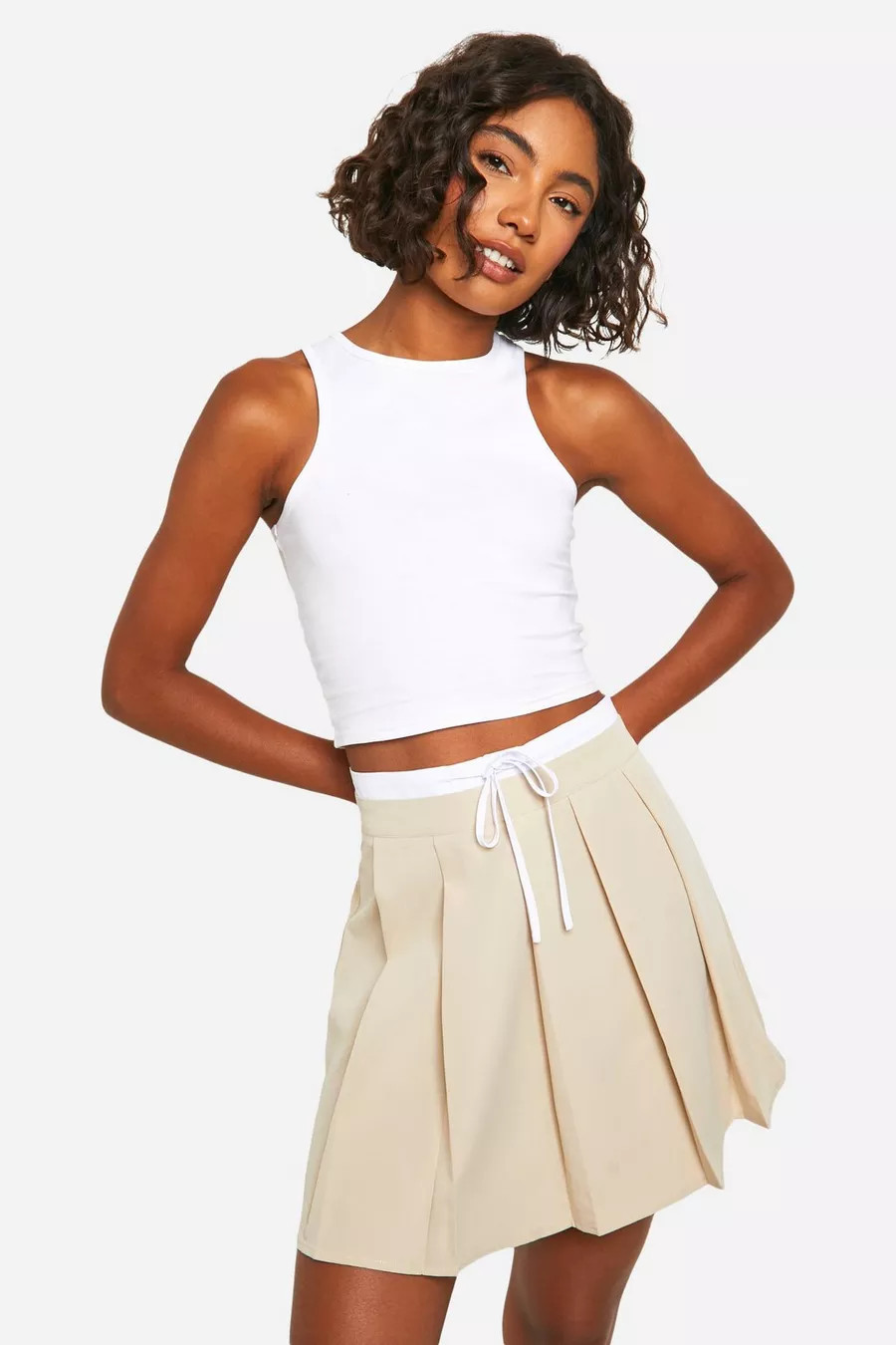Tall Woven Waist Detail Pleated Mini Skirt | Boohoo.com (NL)