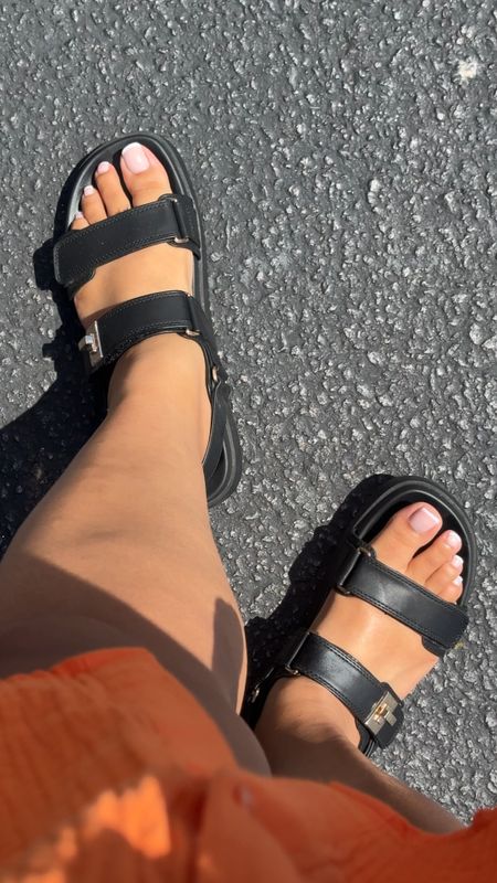 These sandals from Target are so good. Cute and surprisingly comfy! I have them in white too. They had a rattan pair I wish I would’ve got but I think they’re sold out. I’m wearing size 10.


#LTKFindsUnder50 #LTKStyleTip #LTKVideo