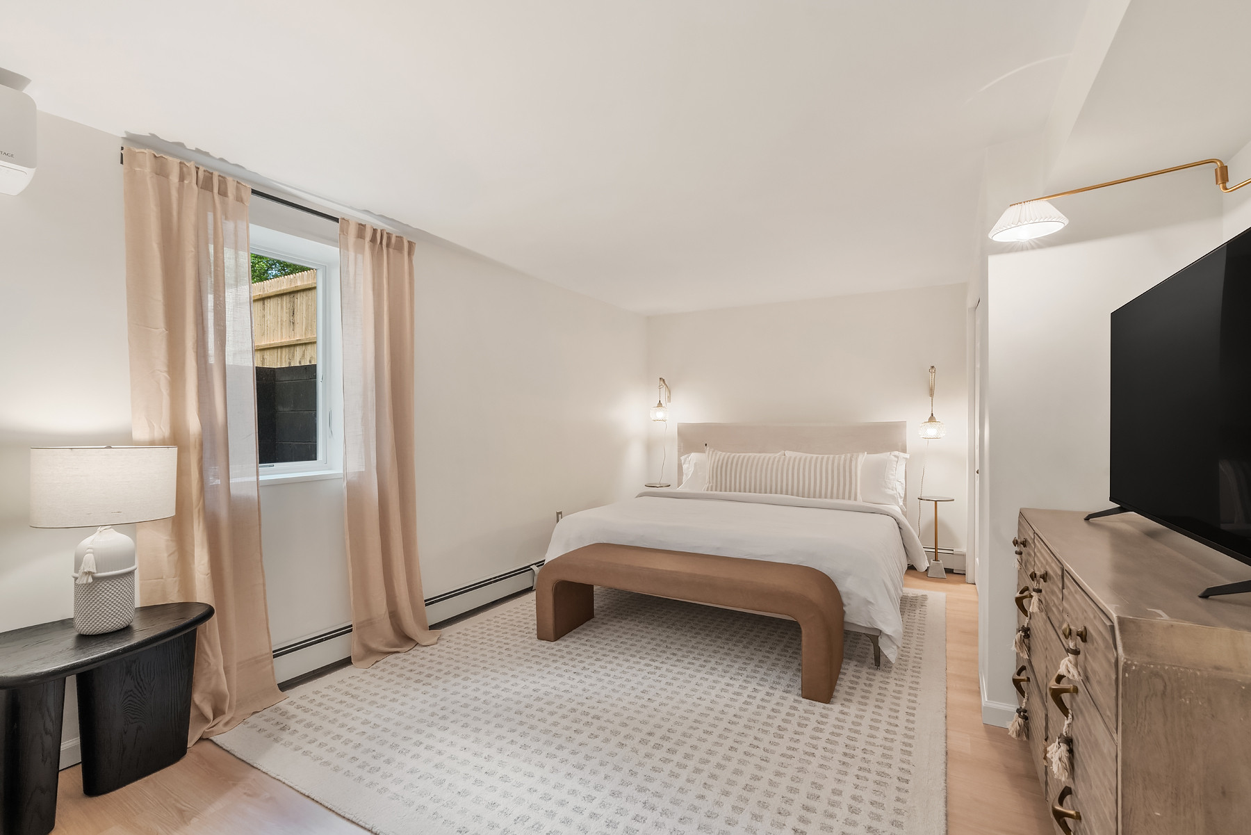 Soft neutrals and warm tones layered throughout this bedroom.
Linked exact and similar pieces below. 

 

#LTKHome #LTKSaleAlert