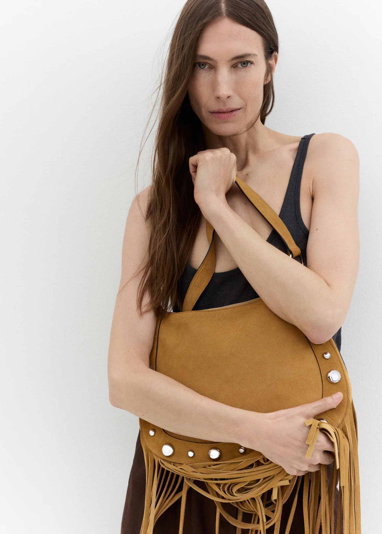 Suede bag with fringes and stud details - Women | MANGO USA | Mango (US/MX/AU)