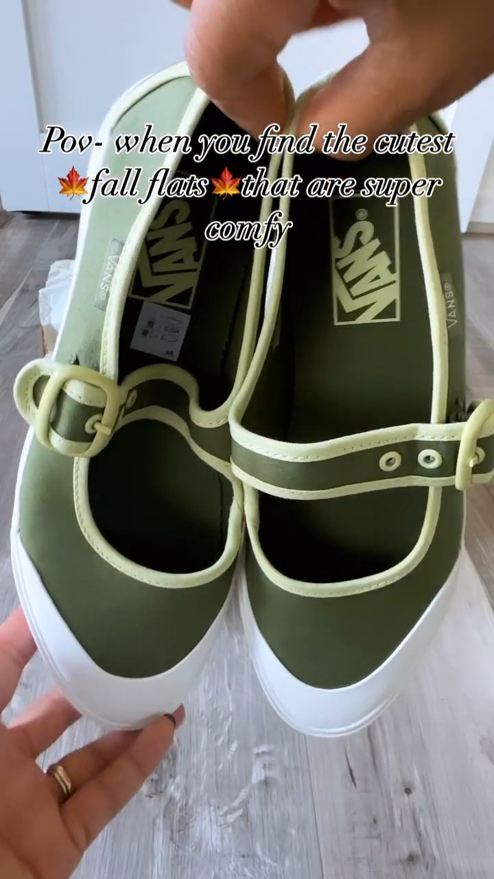 Flats are the new “IT”
.
🔥 Hot girl flat trend is here to slay! Who needs a mansion when you can make a statement with your style and swagger? 💁‍♀️.
.
🍁comment LINK to get this sent to your inbox.
Follow @everydaydonia for spring/ summer fashion and everyday outfit ideas and chic mom looks.
.
To shop this post and get my exclusive app only-content follow me on the @shop.ltk @everydaydonia 
.
#flatsandals #styleover30 #slayeveryday #hotshoes #shoetrends #shoetrend #over30style #flatfeet #simpleloo #stylewithme #stylewithpurpose #vans #vanshoes #ballerinashoes #reelstrends #reelscreator #falllooks #fallshoes #casualstyles #howtowearit #whattowearnow