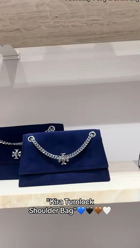 Lately I’ve been reaching for this nonstop 🤍
The Turlock handbag from Tory Burch goes with everything and instantly pulls my look together.
#LTKstyle #LTKitbag #LTKvideo #LTKfinds #LTKfashion
#ToryBurch #DesignerHandbag #LuxuryStyle #EverydayChic
#HandbagLover #StyleInspo #OutfitElevated #ClassicStyle
#LuxuryForLess #FashionOver40 #ChicStyle #NeutralStyle
#TrendingBags #ItBag #MinimalLuxury #WardrobeStaples
