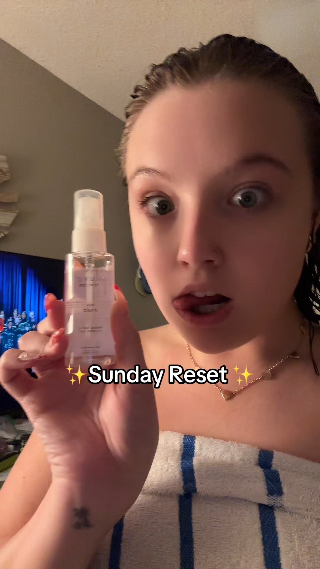 Sunday Reset ✨

nday reset, self care routine, hair care must haves, skincare essentials, everything shower, clean girl reset, wash day routine, deep conditioning hair mask, scalp care, heatless styling, glossy hair goals, hydrating shampoo and conditioner, bond repair treatment, leave-in conditioner, hair oil, silk scrunchies, skincare reset, double cleanse, gentle face wash, exfoliation night, hydrating toner, vitamin C serum, barrier repair moisturizer, under eye patches, lip mask, glowing skin routine, at home spa day, cozy reset day, prepping for the week, beauty restock, low maintenance glow, influencer beauty favorites, Sunday self care aesthetic

#LTKGiftGuide #LTKselfcare #LTKdayinmylife