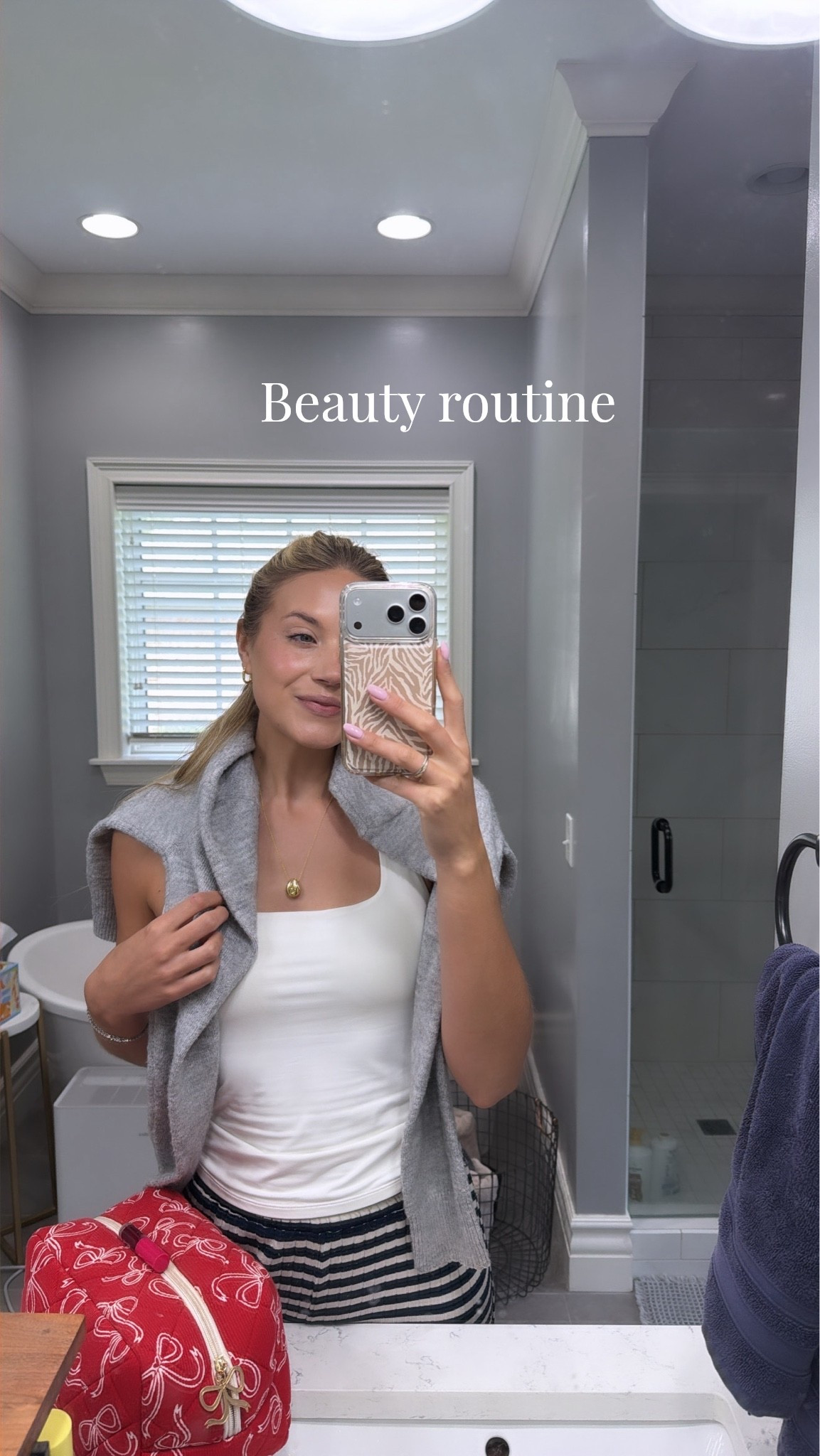 My easy 5 minute makeup routine I do DAILY! So easy to build these products for more of a glam look or go simple and light. Truly my favorite things. #beauty #makeup KALEEF saves 15% on dibs website!!