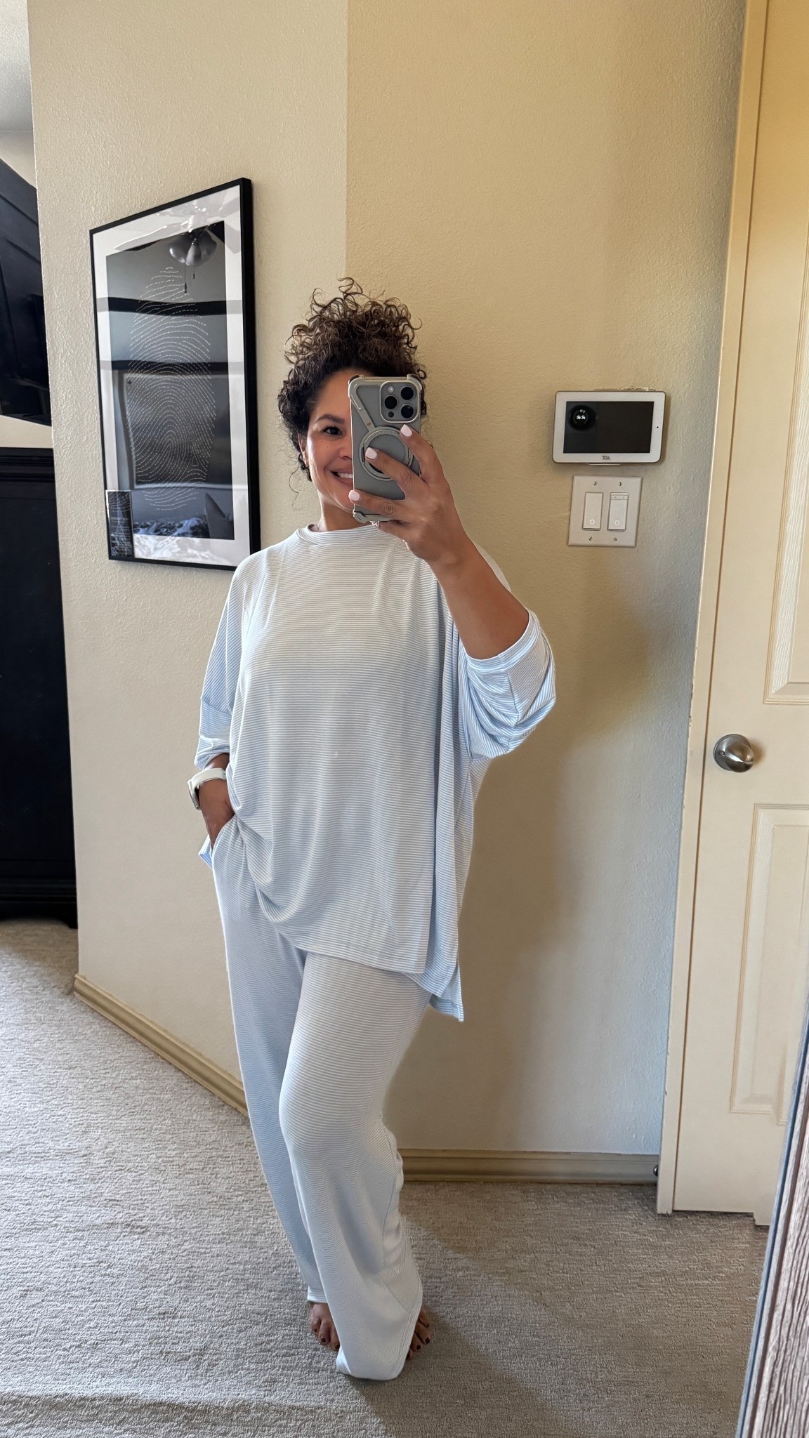 Cumutest pajama set and yes ladies, it has pockets!!!! Wearing a medium for reference. 