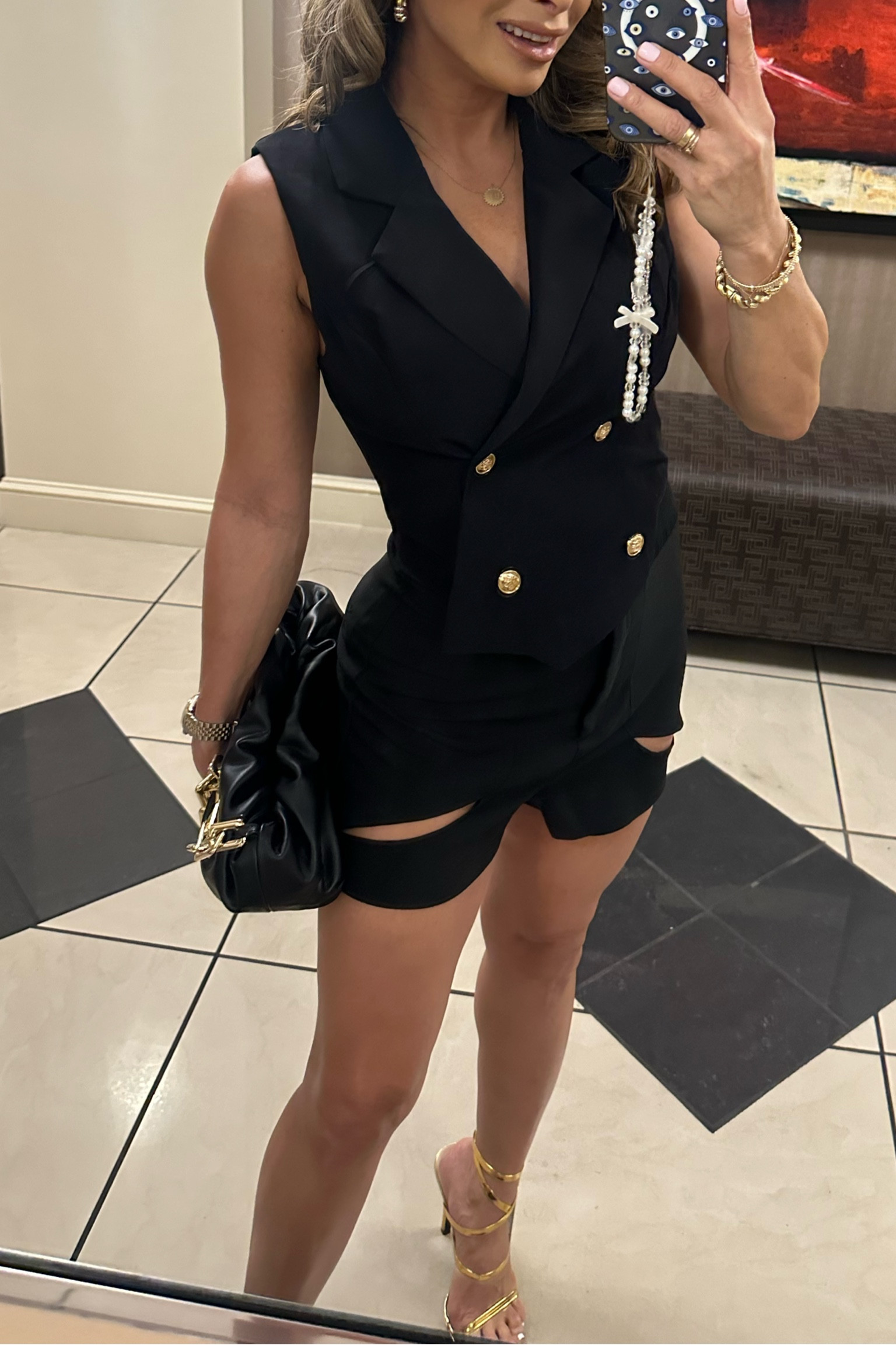 Something black 🏴‍☠️🖤☠️