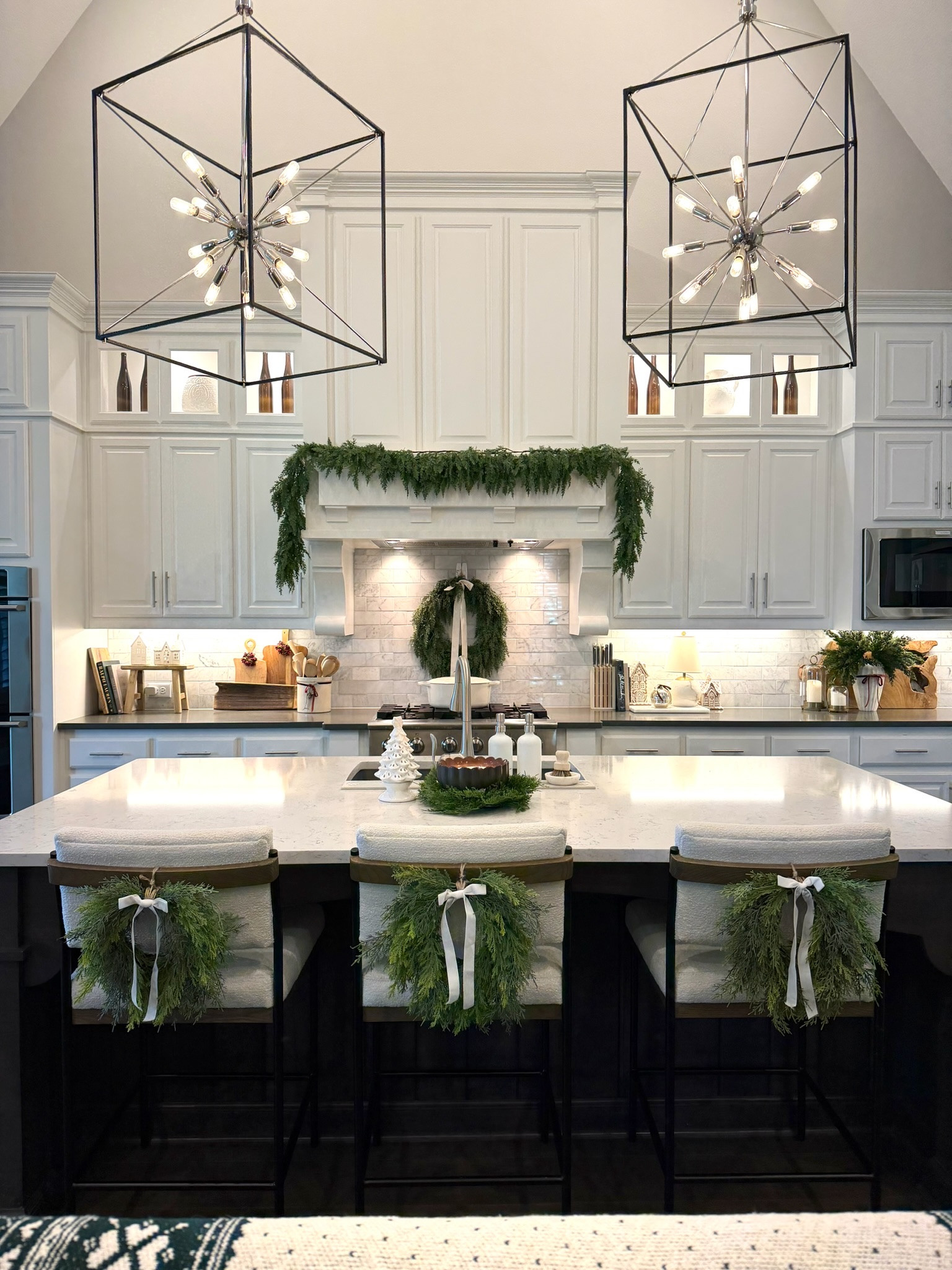 Kitchen Decor for the Holiday season 🤩

Kitchen Inspo
Kitchen Decor
Holiday Decor

#LTKFindsUnder100 #LTKHome #LTKHoliday