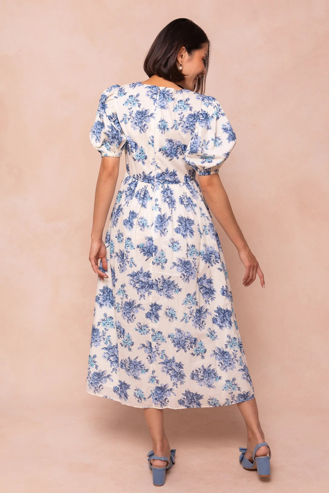 Odette Dress in Blue Floral | Ivy City Co