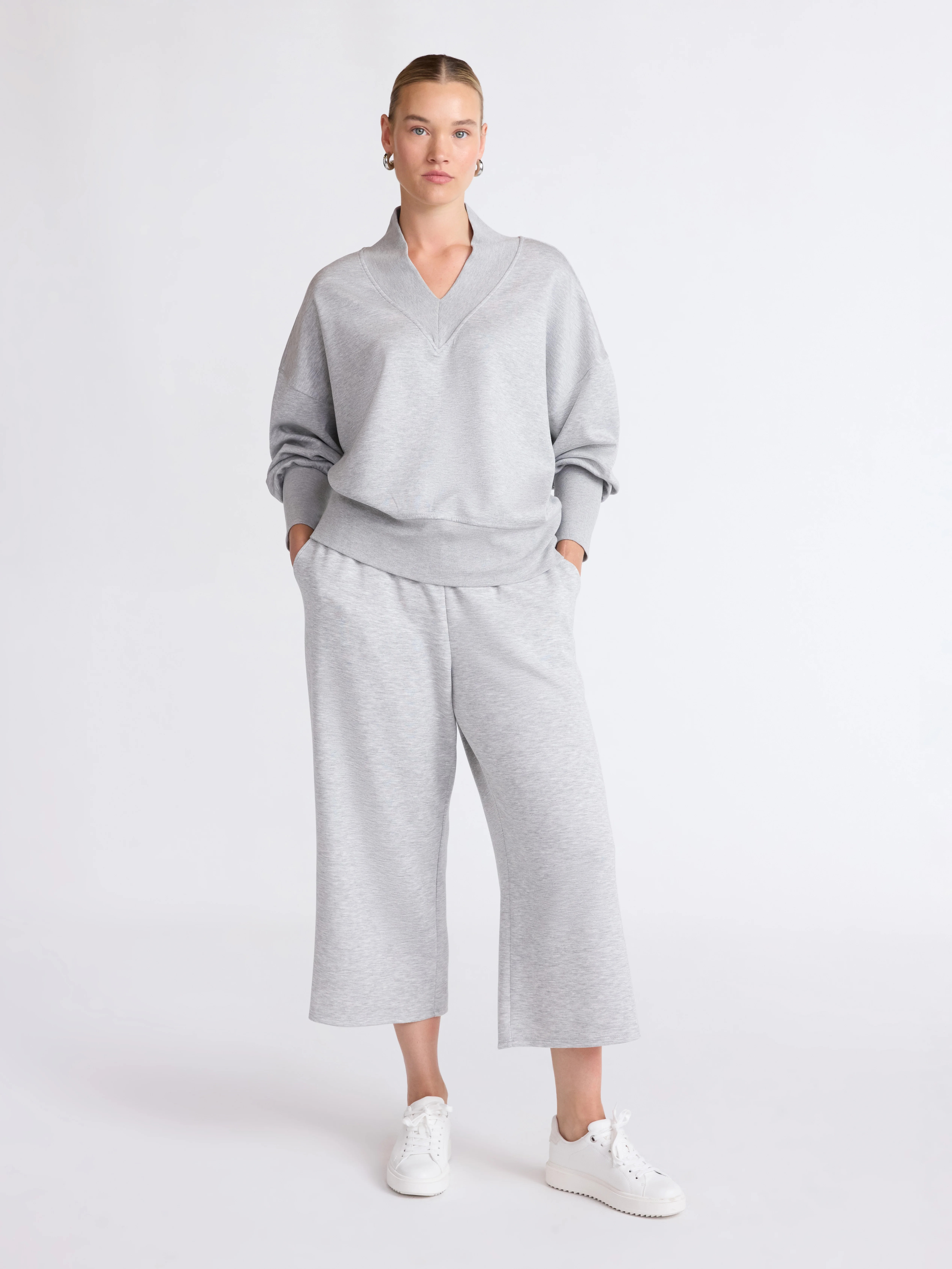 Scoop Women's and Women's Plus New Scubaknit V Neck Sweatshirt, Sizes XS-4X | Walmart (US)