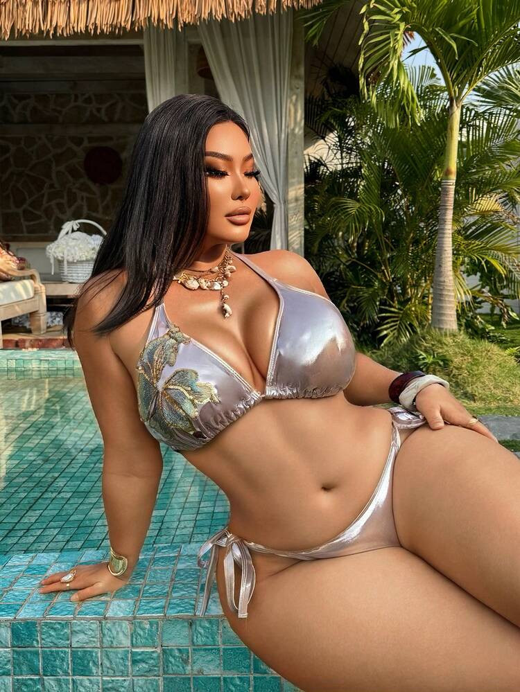 Metallic bikini top | SHEIN