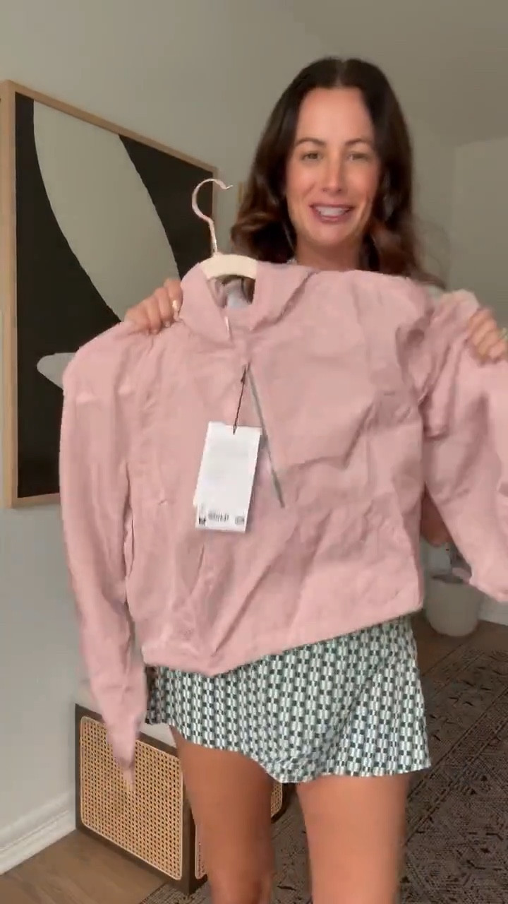 This interact jacket is so cute and the perfect layer to keep wind off of you! It is on sale now during the Lululemon Black Friday sale! 


#LTKActive #LTKFindsUnder100 #LTKSaleAlert