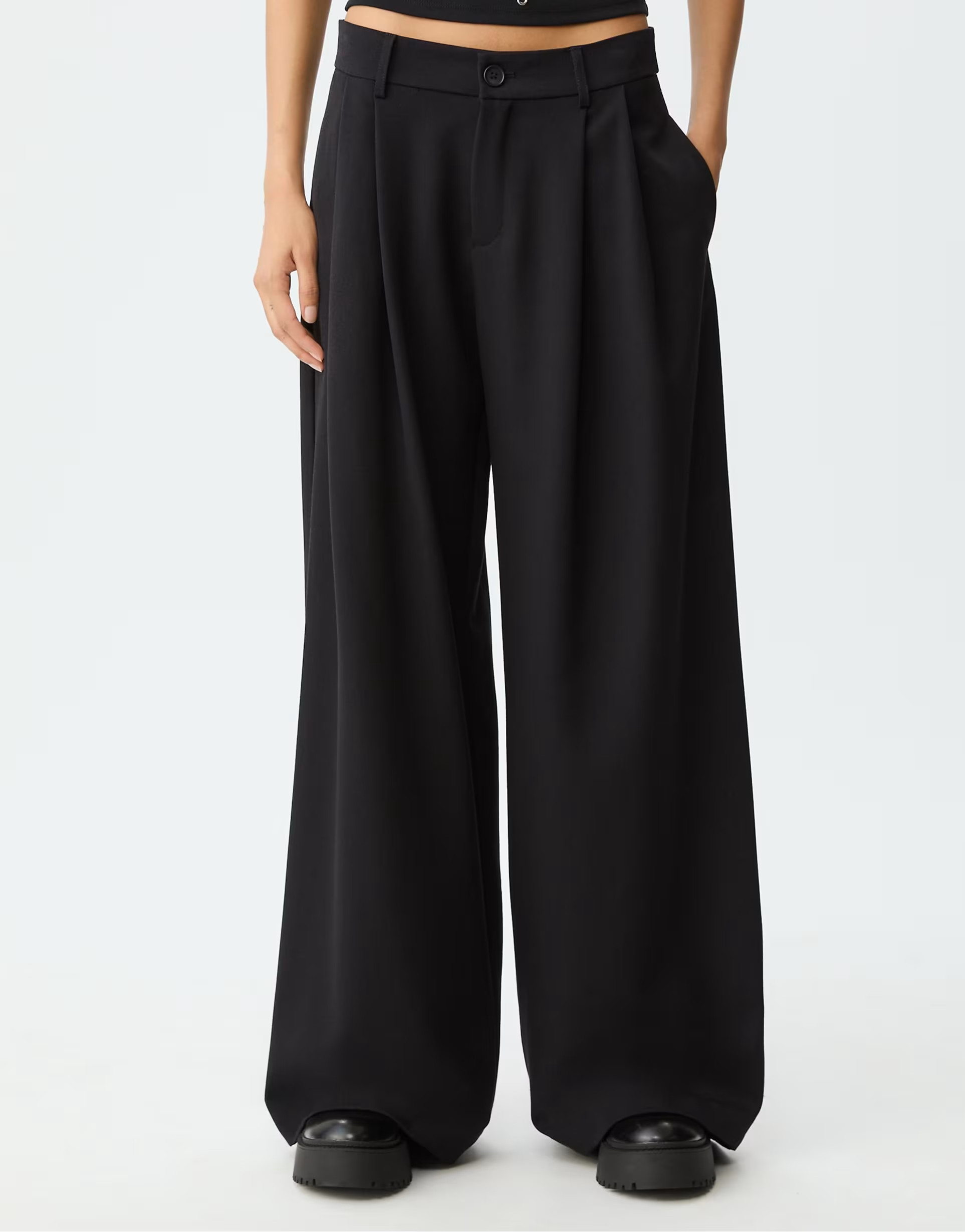 Stradivarius wide leg smart trousers with darts in black | ASOS (Global)