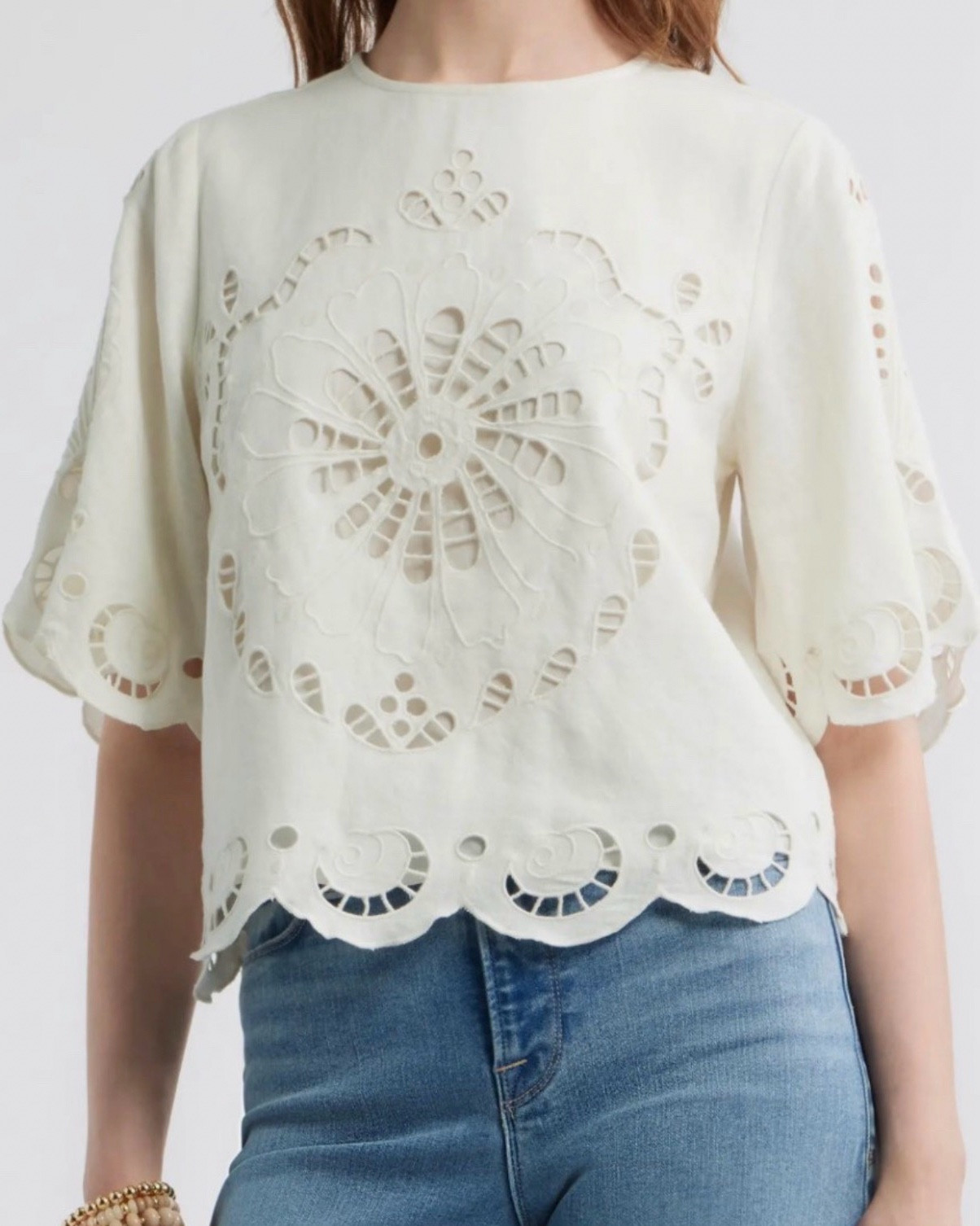 White lace top
Lace top
Spring top 
Vacation 