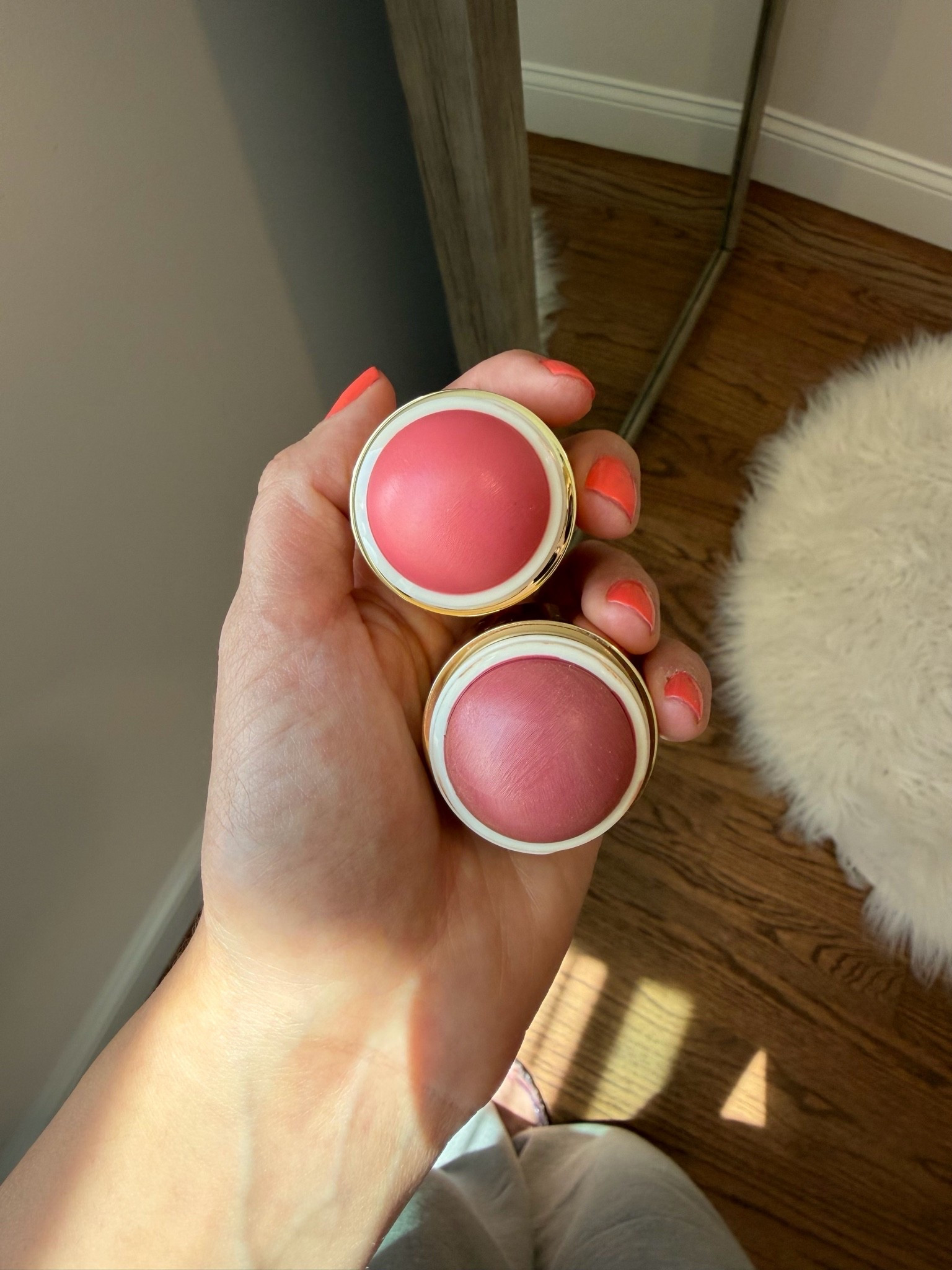 Merit blush
Top: Stockholm
Bottom: cheeky

#LTKBeauty