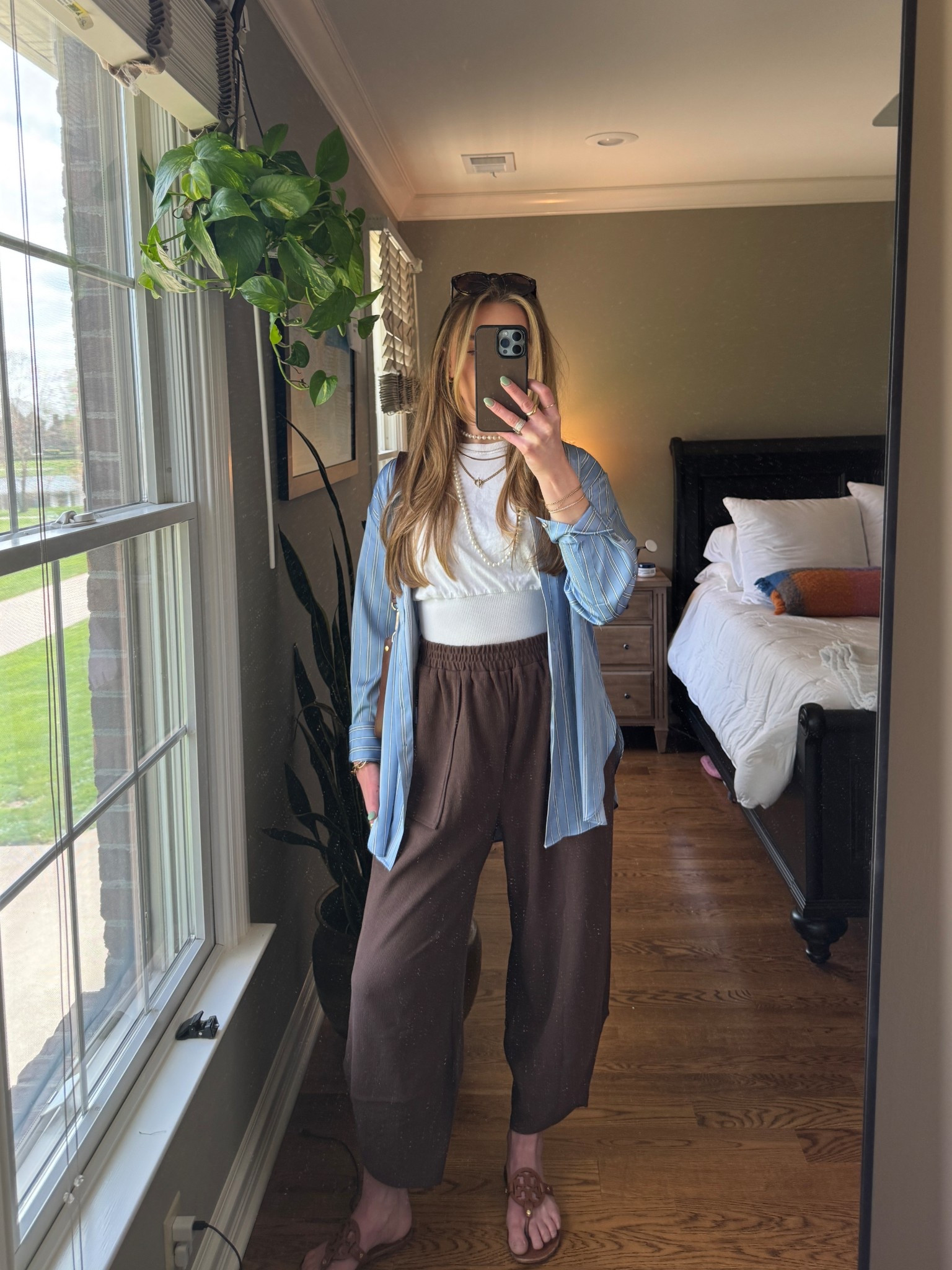 AMAZON PANTS OBSESSED. Under $30 and great quality. Wearing a size M and in color Coffee  

#LTKStyleTip