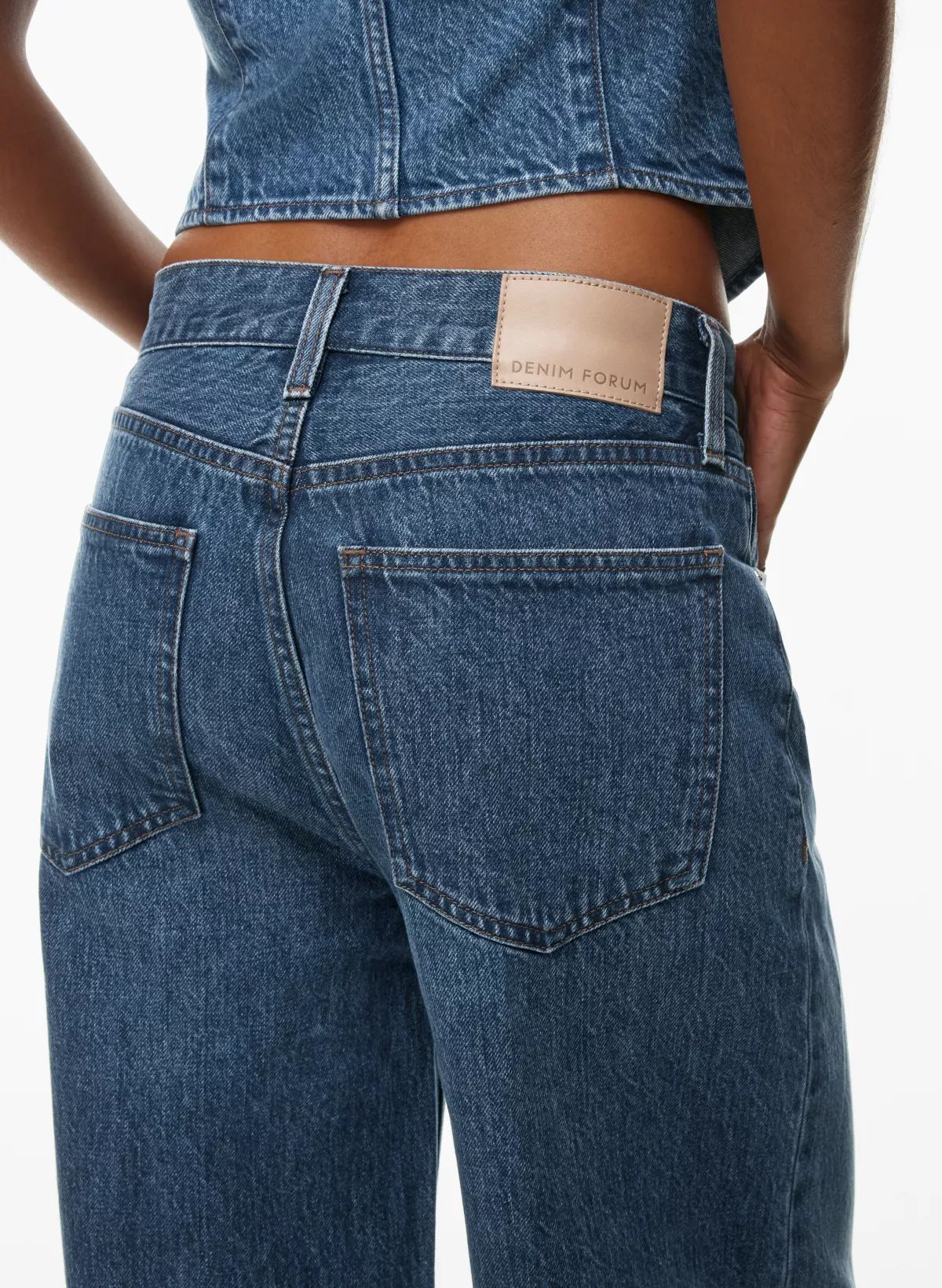 THE '90S LO-RISE BAGGY WIDE JEAN | Aritzia