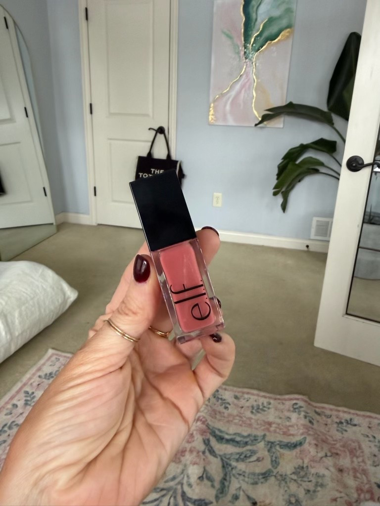 The perfect Elf lip oil for this winter season!

Beauty, makeup, affordable makeup, lip oil, lip gloss, lip products, elf lip, ulta, winter makeup

#LTKBeauty #LTKselfcare #LTKFindsUnder50