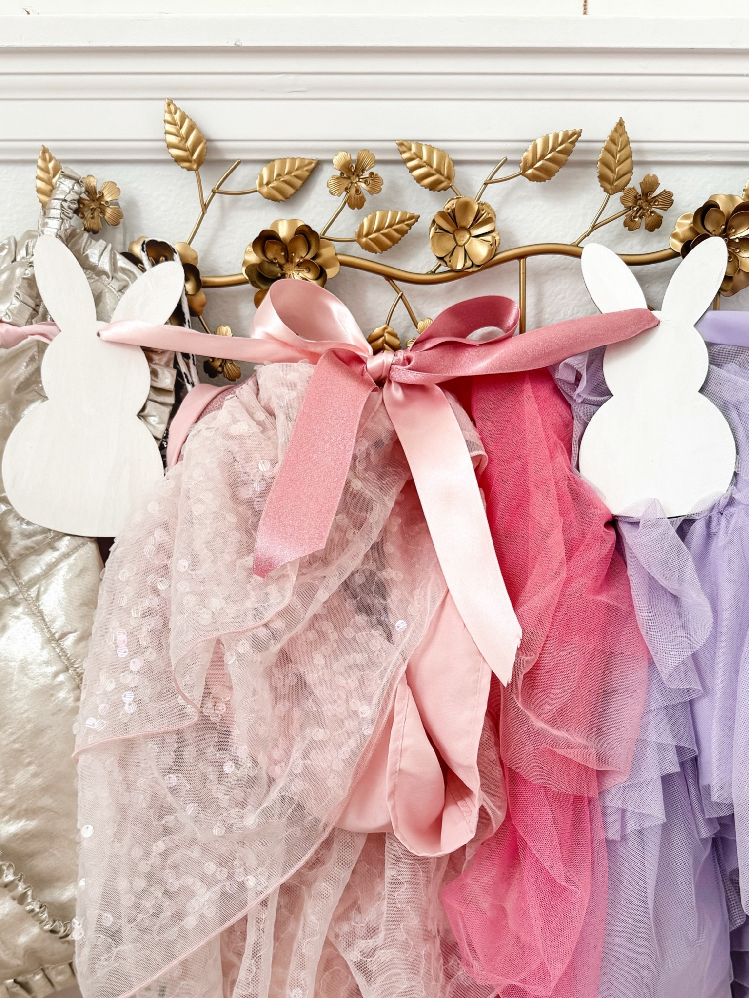 Two-Toned DIY Bow Bunny Garland 🐇🎀✨by Steph @mama.jots 

#LTKhome #LTKSeasonal #LTKparties