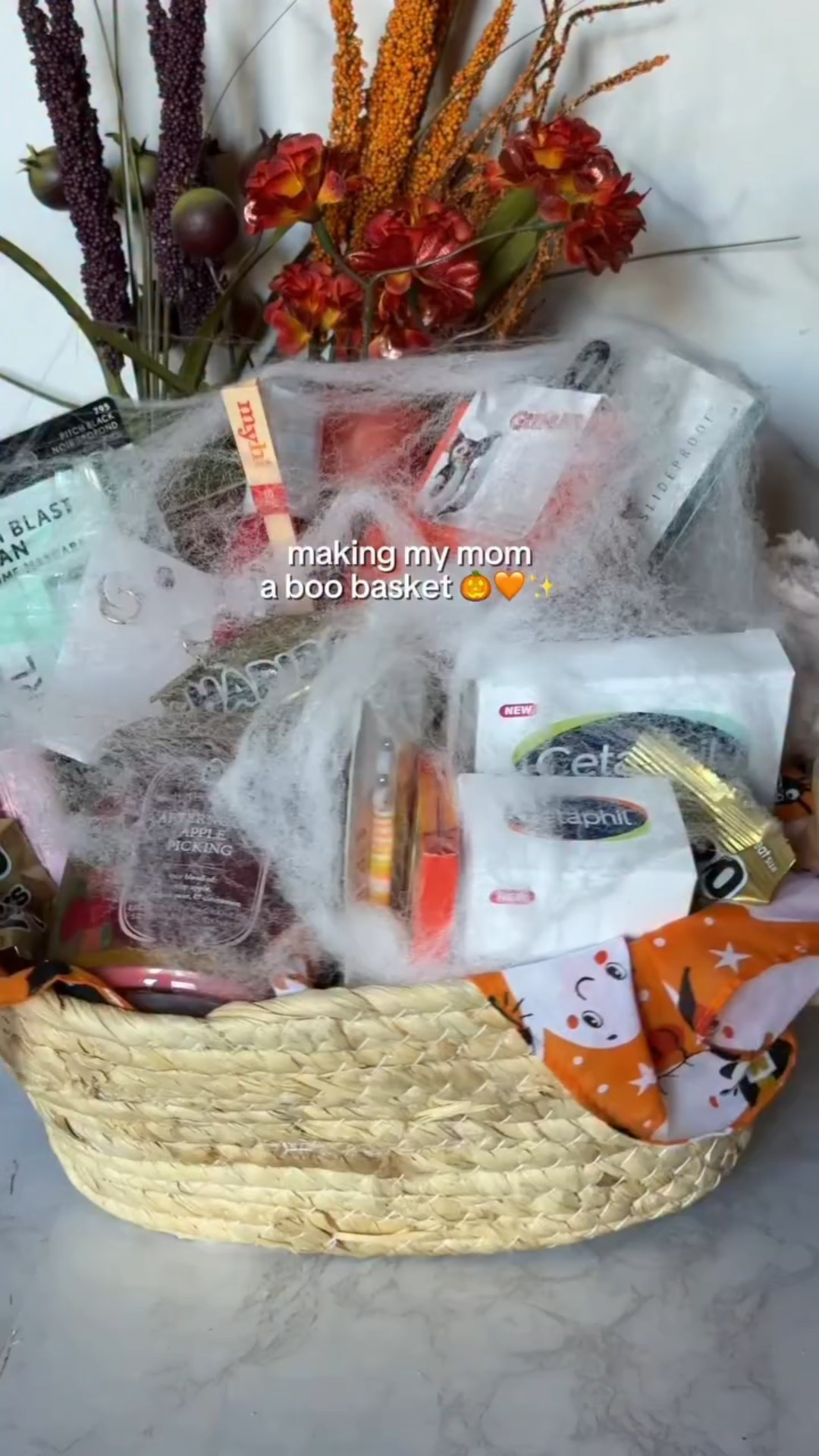 If you’re not making your mom a boo basket this fall, WYD 👻🧡 I loveeeeee giving gifts and so I had to spoil the person that deserves it most!! ✨ This is reminder to get your mom righttttt for the fall season 🍂🍁🍃  

#LTKGiftGuide #LTKBeauty #LTKHoliday