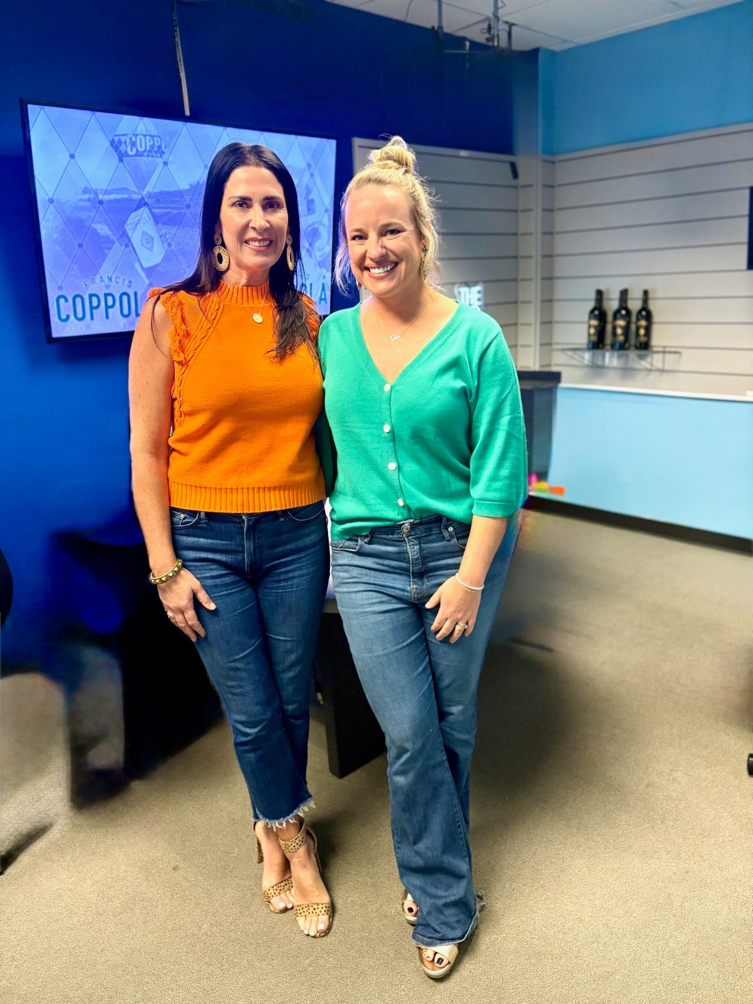 These colorful spring outfits are such a fun way to brighten up your everyday wardrobe! The orange ruffle sweater tank adds the perfect statement pop, while the green cardigan is a versatile layering piece you'll wear on repeat. Paired with classic denim, both looks are easy, polished, and perfect for everything from workdays to weekend plans.
Spring fashion, Colorful outfits, Orange sweater tank, Green cardigan, Denim outfits, Casual chic style, Everyday fashion, Workwear inspiration, Weekend outfit ideas, Spring wardrobe staples, Bright color outfits, The Mom Game