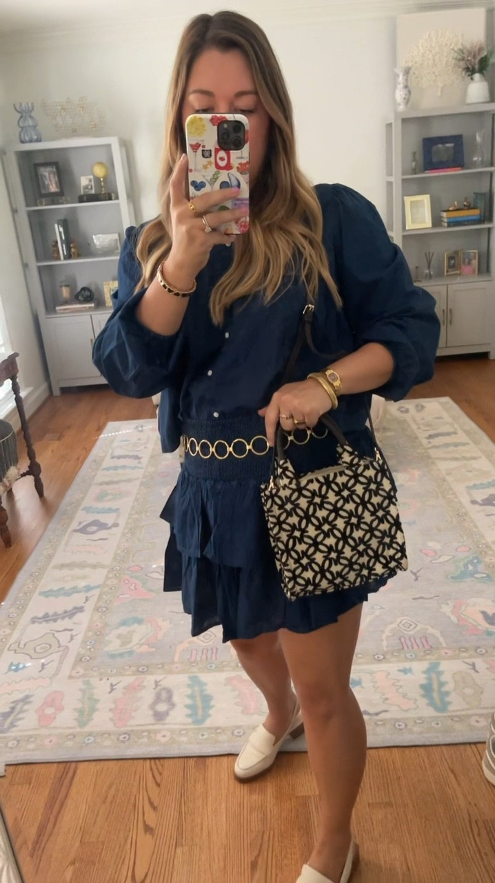 American eagle denim set + H&M purse 

#LTKStyleTip #LTKFindsUnder50 #LTKSeasonal
