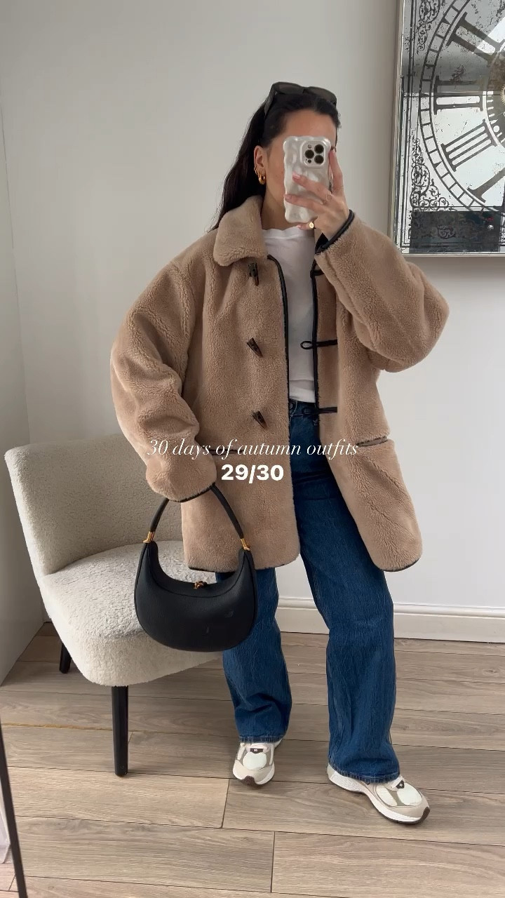 Day 29/30 autumn outfits🫶🏼 toteme jacket dupe, toggle jacket, teddy jacket, white t-shirt, black shoulder bag, petite jeans, adidas spezial, pull&bear, h&m, Abercrombie & fitch #ltkgift 

#LTKSeasonal #LTKstyletip #LTKGiftGuide