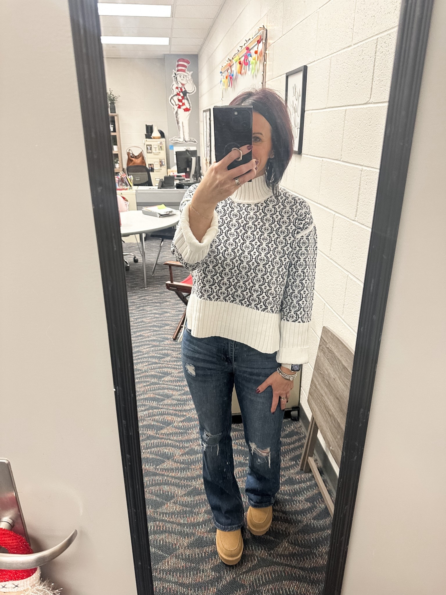 This Walmart sweater looks and feels high end! It’s under $20! Perfect for the cold weather! 

#LTKFindsUnder50 #LTKOver40 #LTKootd