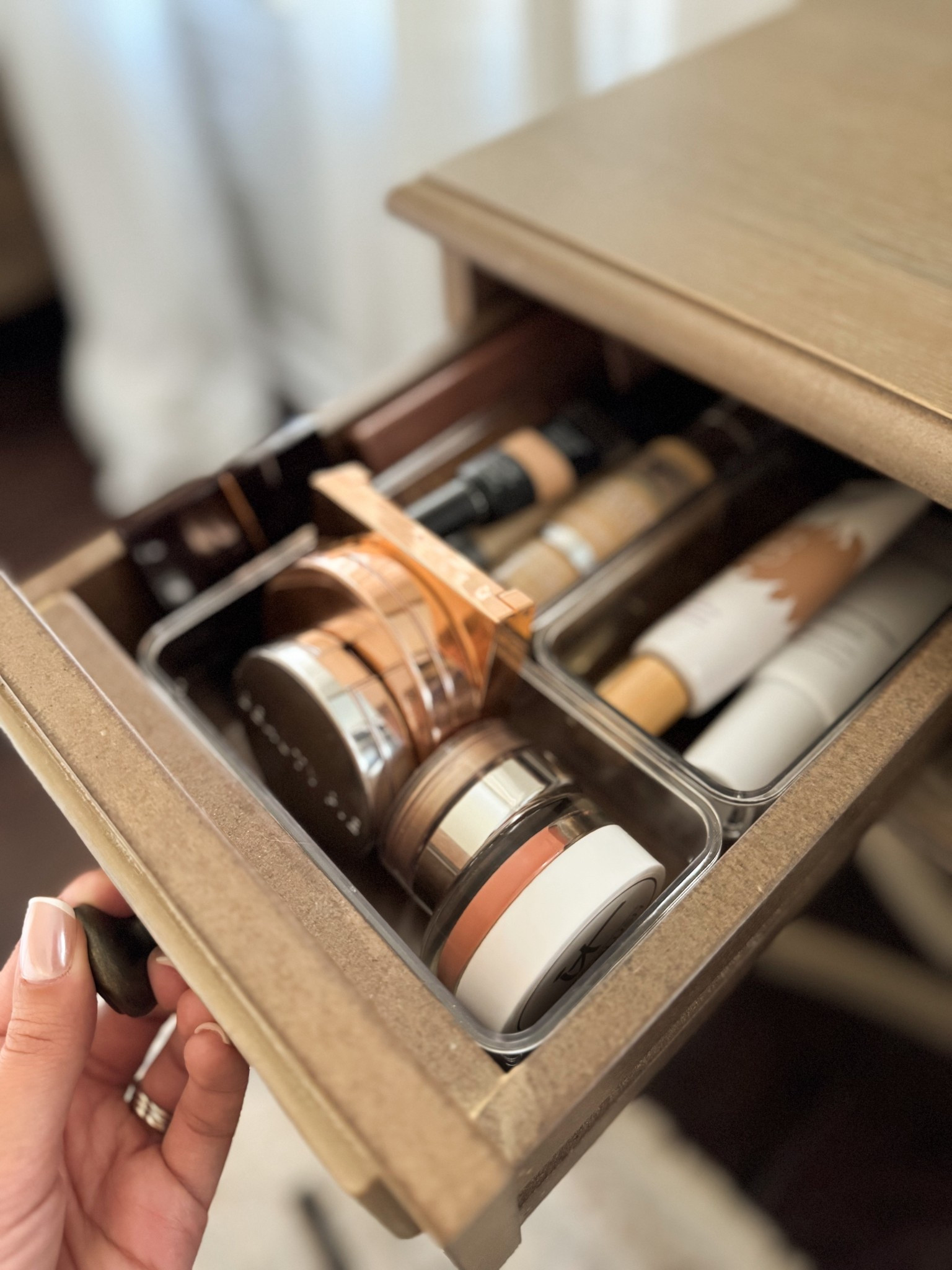 organizing my vanity for fall 🍂✨

#LTKBeauty #LTKSeasonal #LTKHome