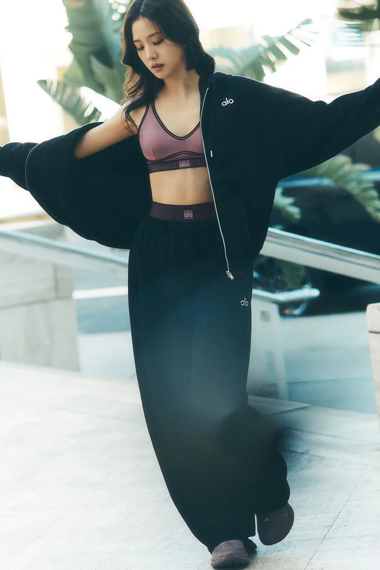 Accolade Straight Leg Sweatpant | Alo Yoga (US)