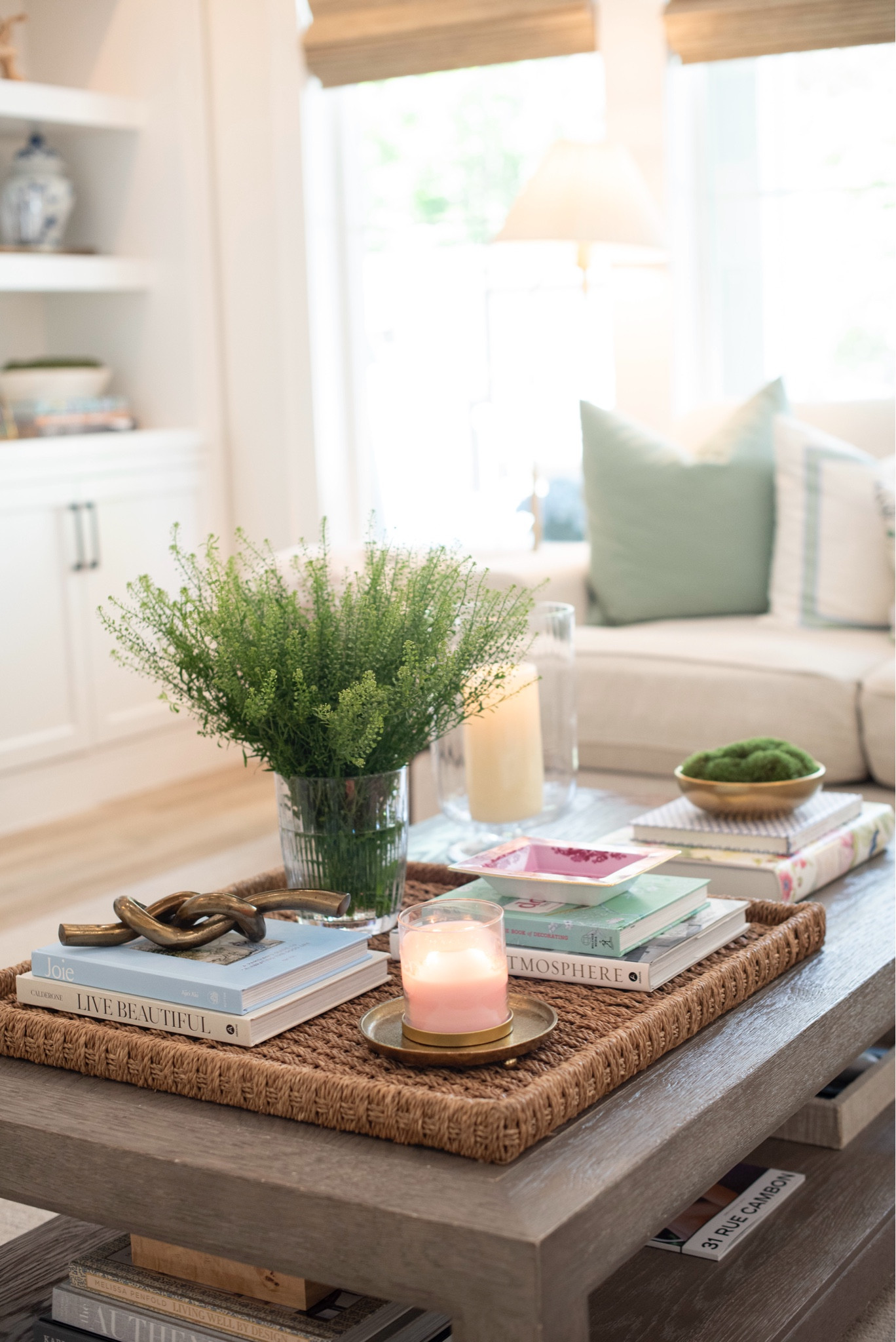 Spring and Summer coffee table styling 

#LTKhome #LTKfamily #LTKSeasonal