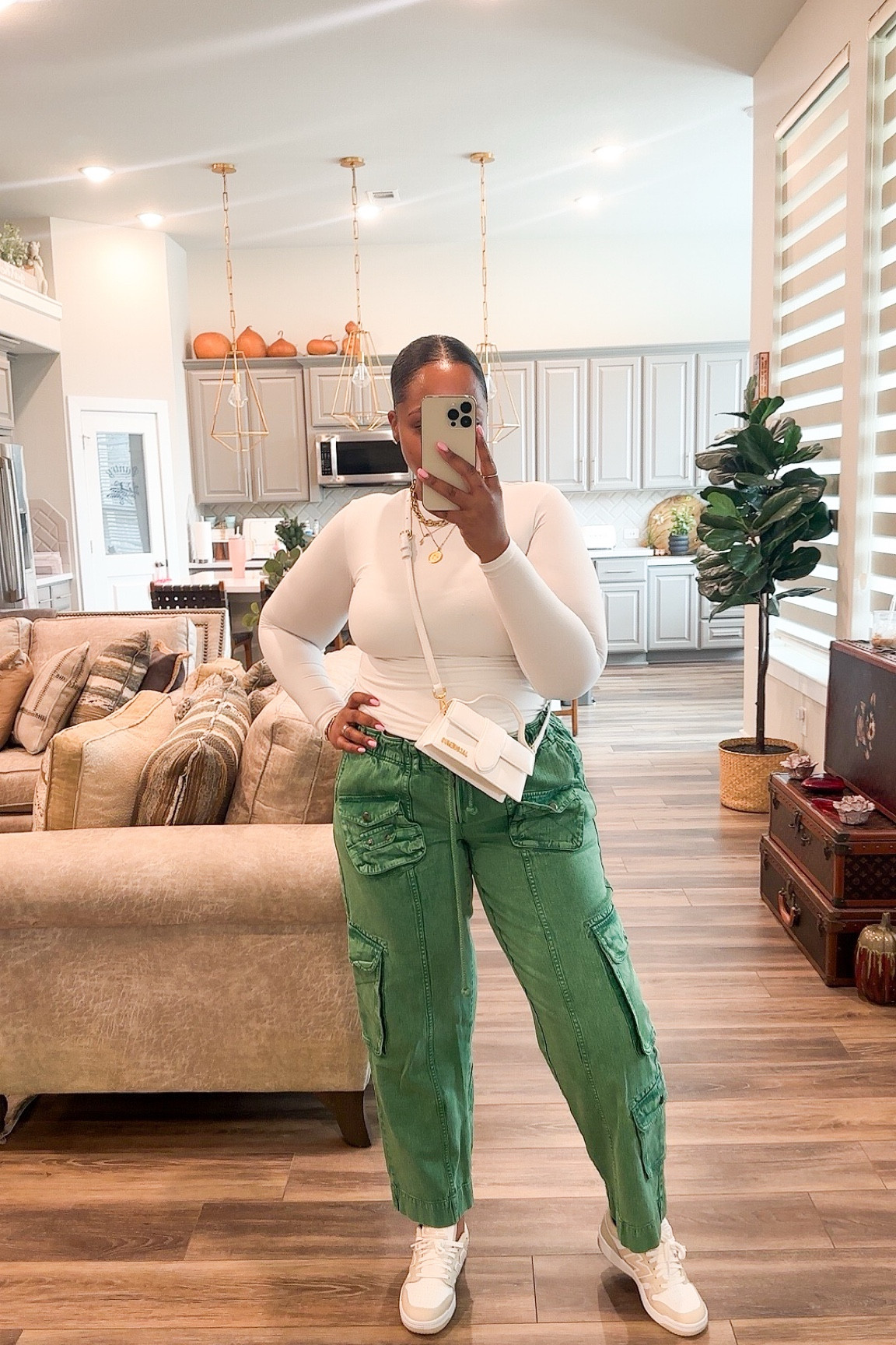 
Pants-  medium 
Top- medium 
Sneakers-  tts 

 outfit 
Cargo pants 
Green pants 
New balance 
Sneakers 
Spring outfit 
Spring transition 
Casual outfit 
Casual style 
Handbag 
Mini handbag 
Crossbody handbag 
      #ltksummersales

Follow my shop @styledbylynnai on the @shop.LTK app to shop this post and get my exclusive app-only content!

#liketkit 
@shop.ltk
https://liketk.it/4IS9Q



#LTKFindsUnder100 #LTKStyleTip #LTKFindsUnder50