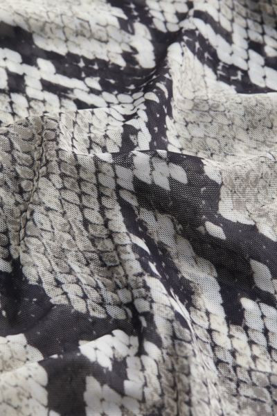 Turtleneck Top - Light gray/snakeskin-patterned - Ladies | H&M US | H&M (US + CA)