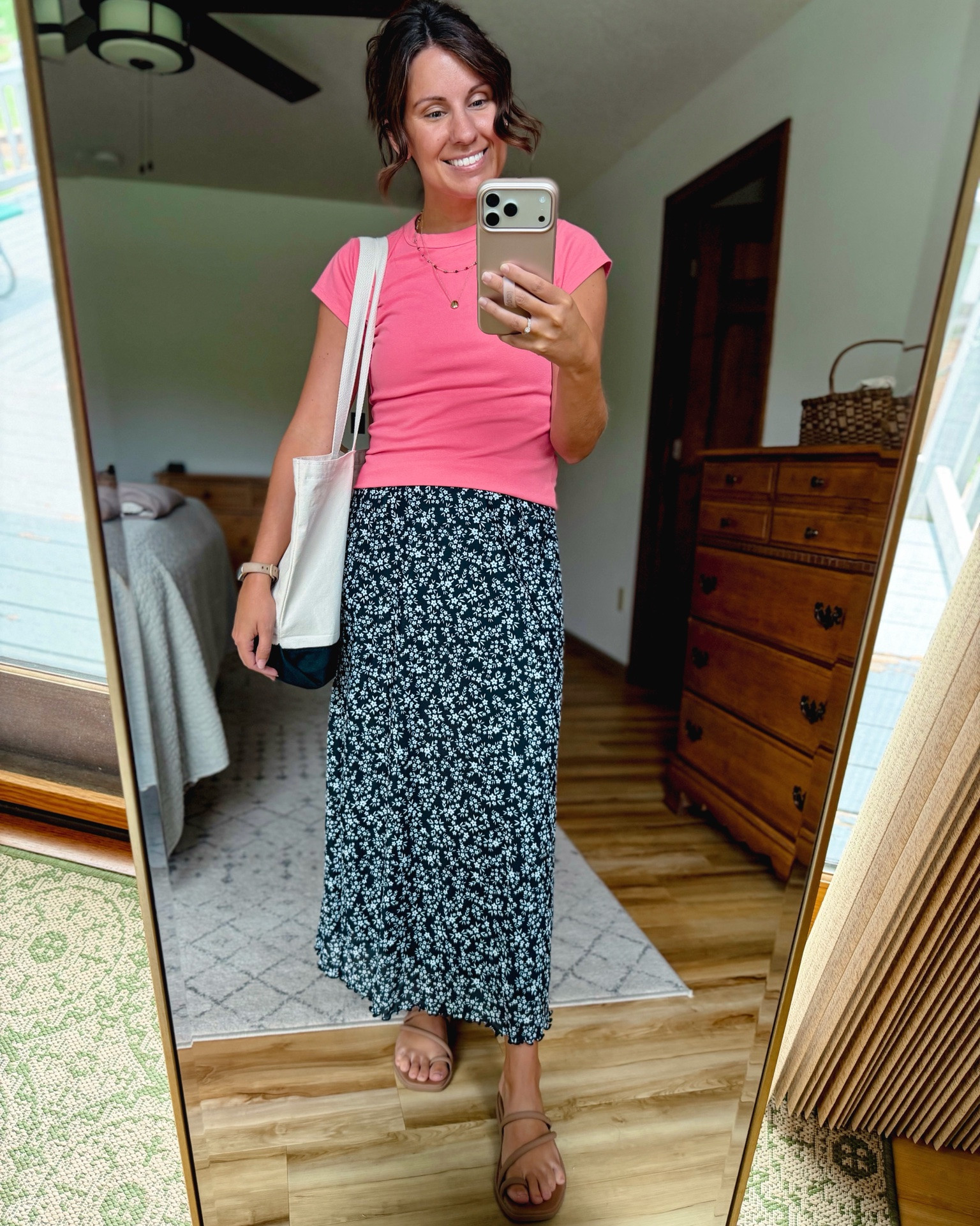 small in my pink tee, small in my floral skirt and 6 in my croc sandals💗

My tote is customizable and so cute!