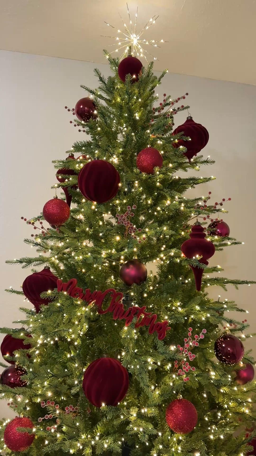 Burgundy Christmas Tree ✨

#LTKHome #LTKSeasonal #LTKdayinmylife